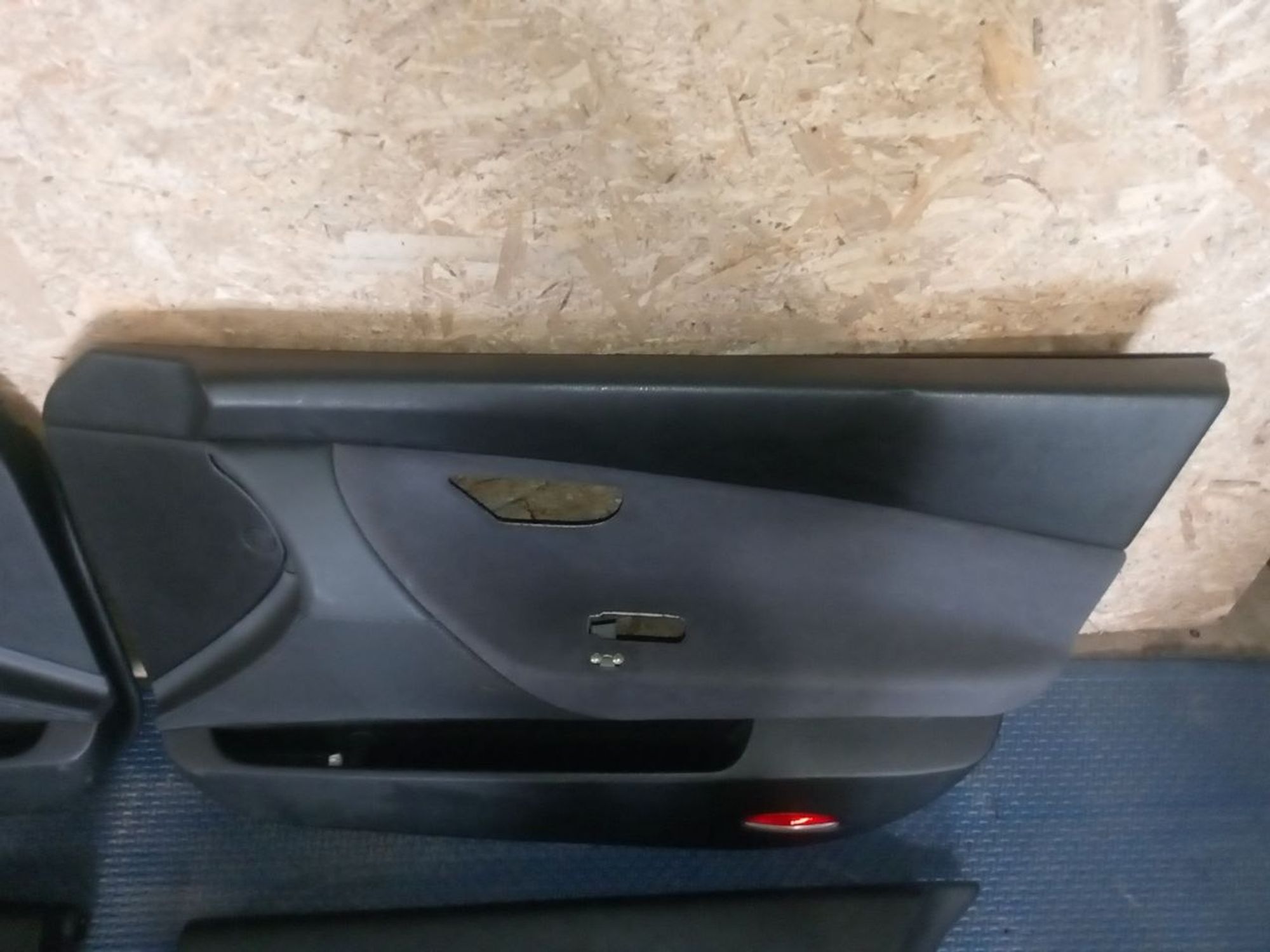 https://ycs.partsauto.market/partsauto-images/thmbs/userImages/a486c87f8955b6e25f9185efee619899/part/2db6be1b-156f-49e2-bd33-e6ff53ab97fc_1775917535594.jpg