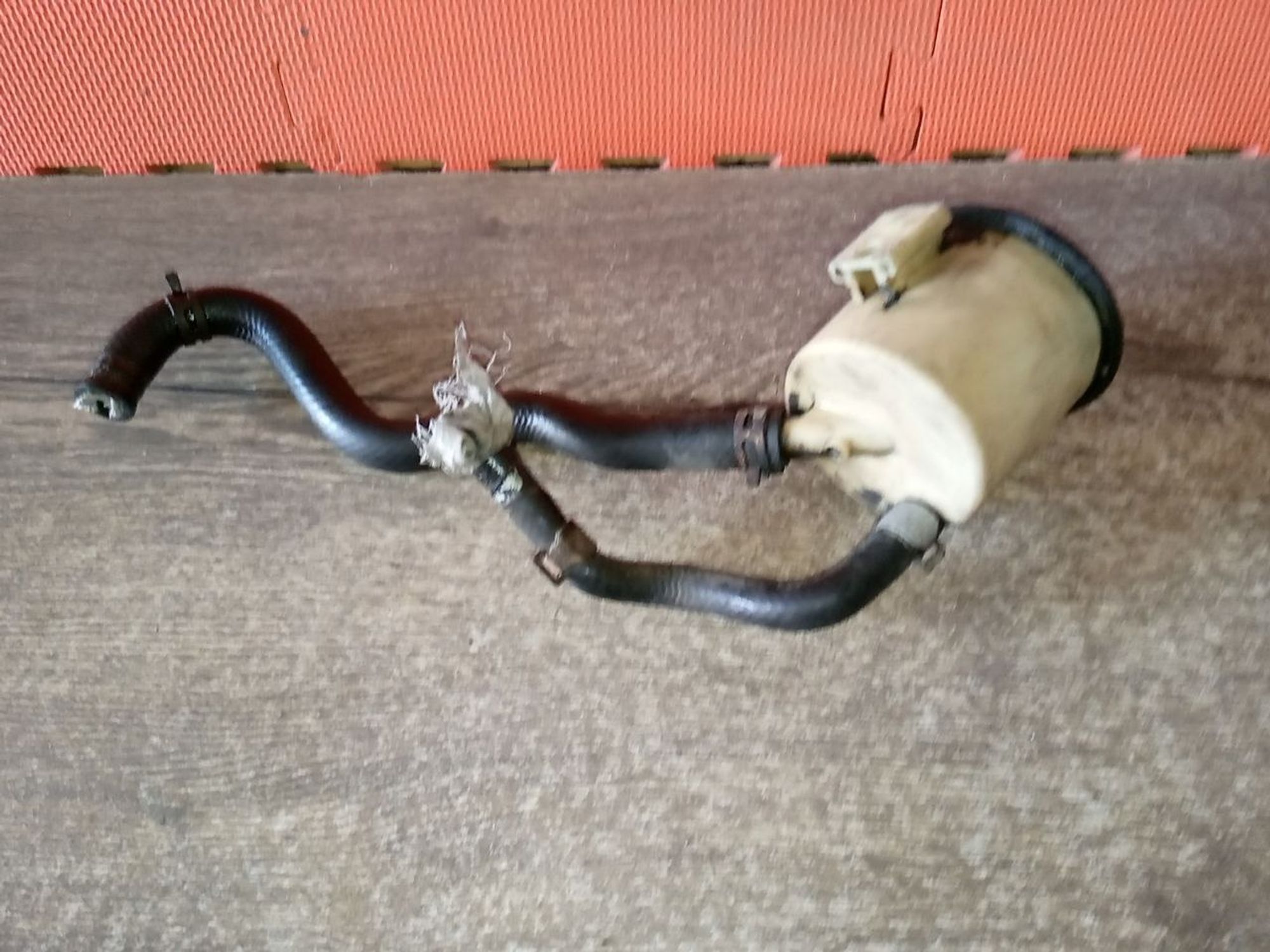 https://ycs.partsauto.market/partsauto-images/thmbs/userImages/a486c87f8955b6e25f9185efee619899/part/2e77bb4f-d3c4-4499-9e1d-a61c9d93fc17_1775856104129.jpg