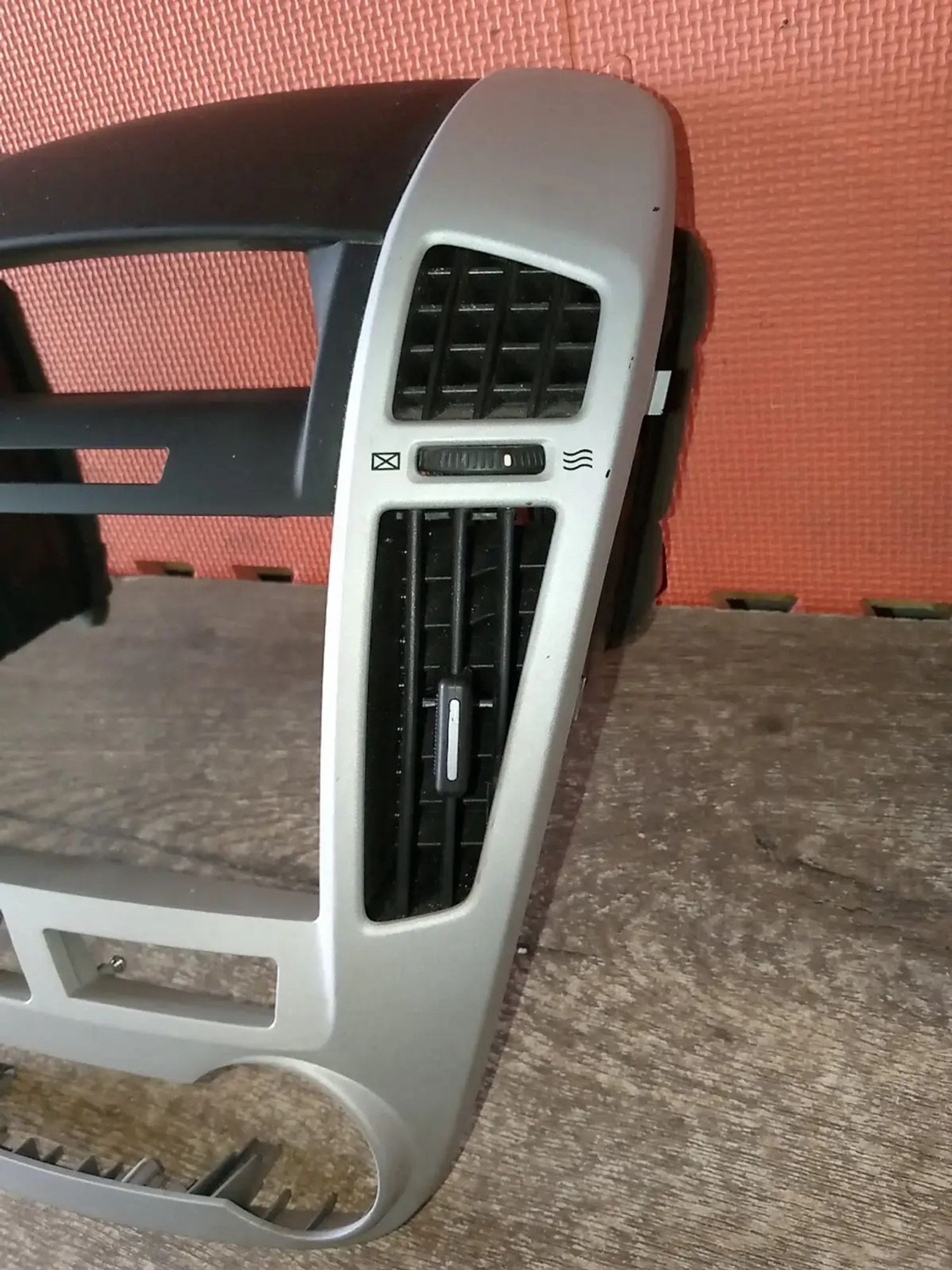 https://ycs.partsauto.market/partsauto-images/thmbs/userImages/a486c87f8955b6e25f9185efee619899/part/315bd1be-5097-43e8-a233-696f10932d43_1780043752677.jpg