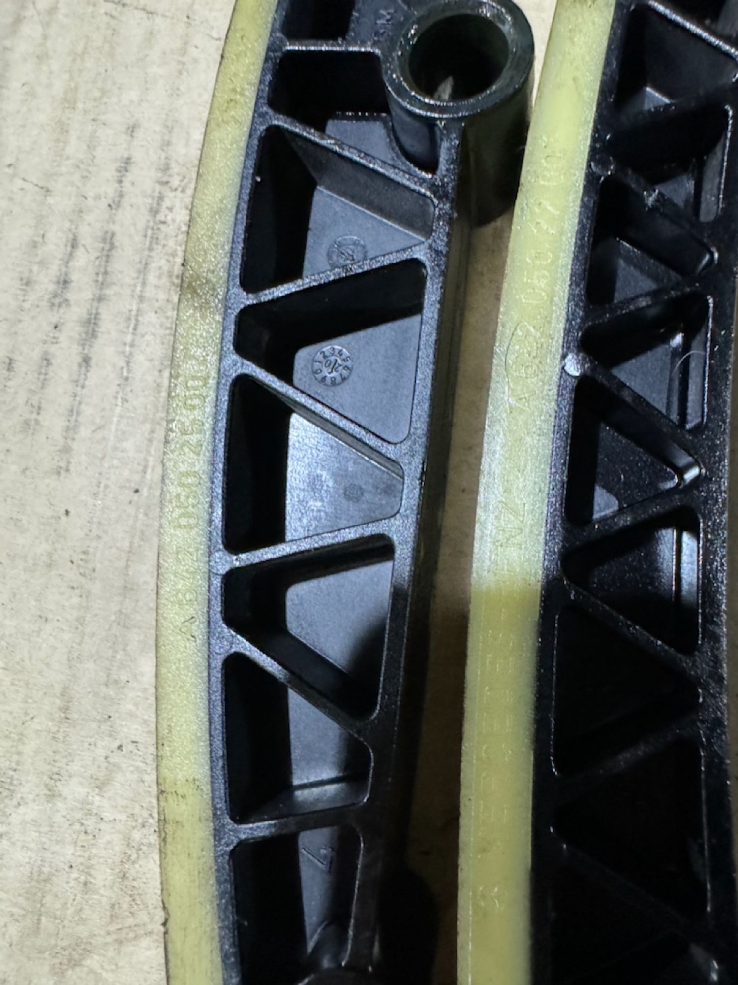 https://ycs.partsauto.market/partsauto-images/thmbs/userImages/a486c87f8955b6e25f9185efee619899/part/32b06c09-dd2d-4792-9d43-1bf7817b8093_1775853958104.jpg