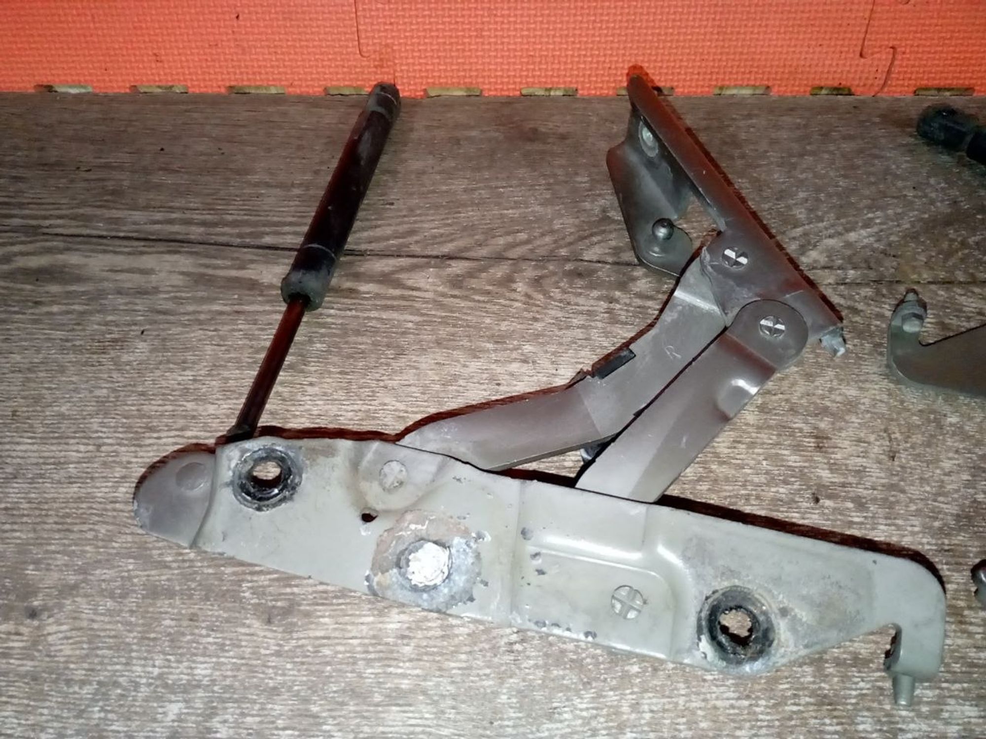 https://ycs.partsauto.market/partsauto-images/thmbs/userImages/a486c87f8955b6e25f9185efee619899/part/3304f02a-244e-48af-a808-8d2ab1a40cbd_1775917497941.jpg