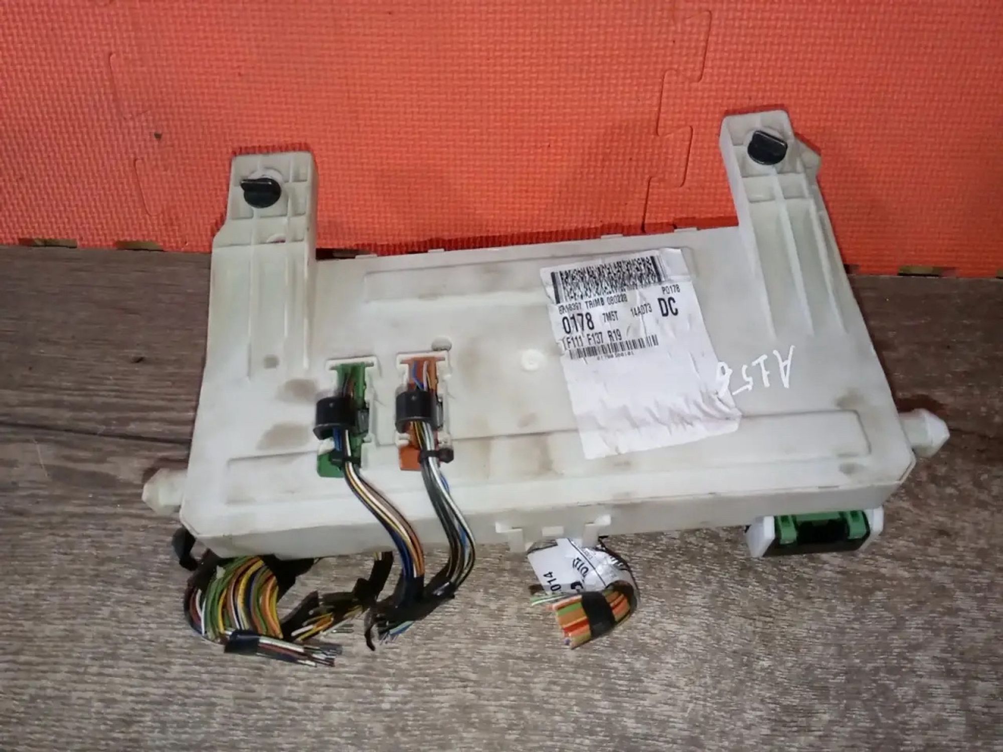 https://ycs.partsauto.market/partsauto-images/thmbs/userImages/a486c87f8955b6e25f9185efee619899/part/35cbd413-8a3f-4e2e-a211-9e339782dbbf_1778603553049.jpg