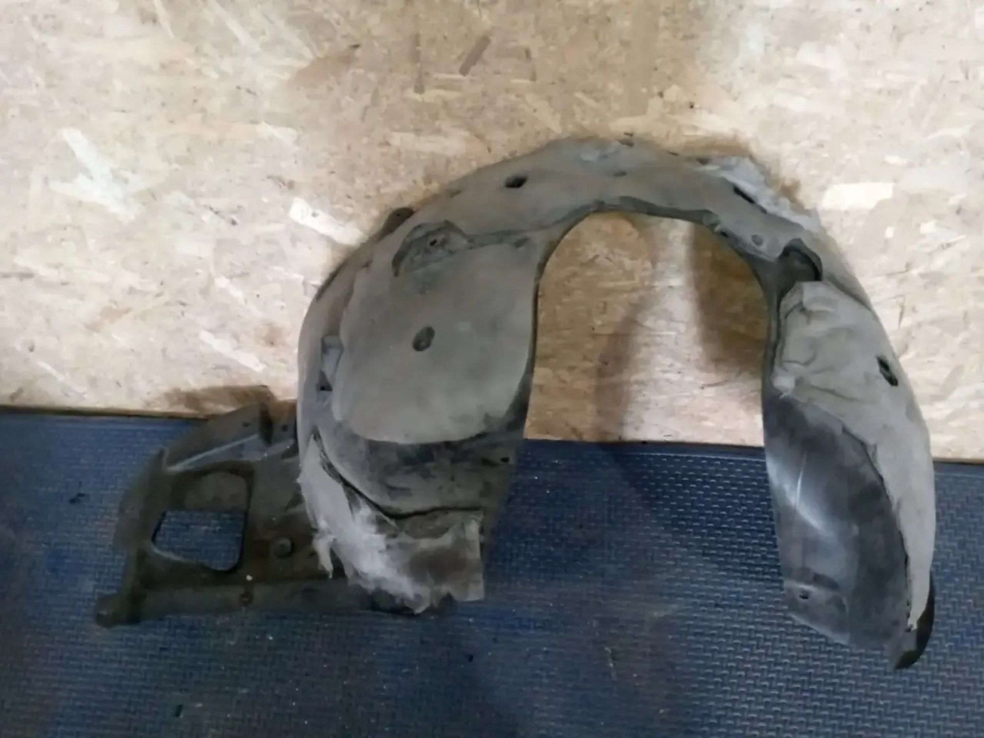 https://ycs.partsauto.market/partsauto-images/thmbs/userImages/a486c87f8955b6e25f9185efee619899/part/37bff5c1-93d5-445a-b66a-1c2bf14f3f85_1787084227062.jpg