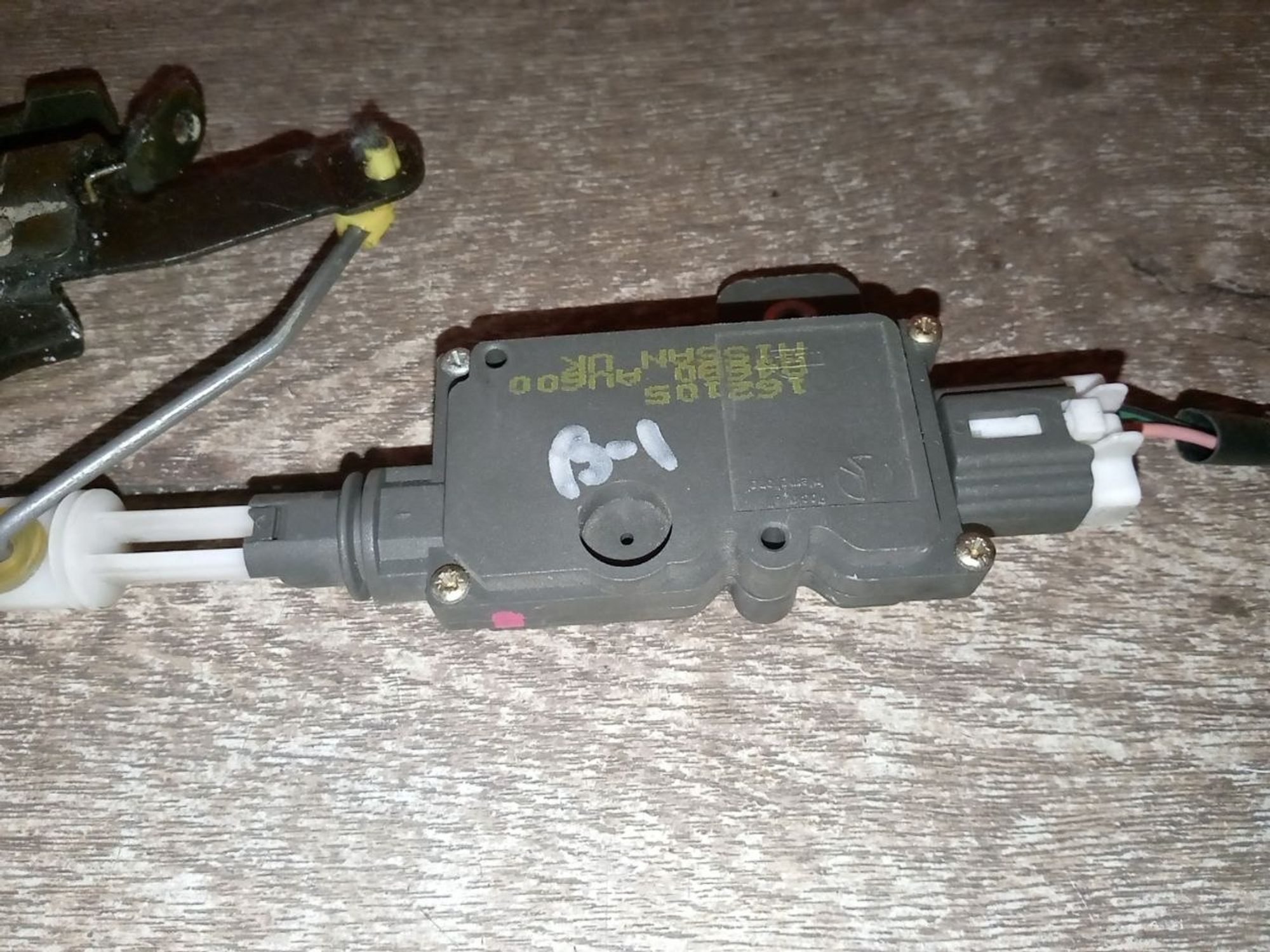 https://ycs.partsauto.market/partsauto-images/thmbs/userImages/a486c87f8955b6e25f9185efee619899/part/38233d22-1d06-4015-bb8e-704cfbf32f66_1775856572948.jpg