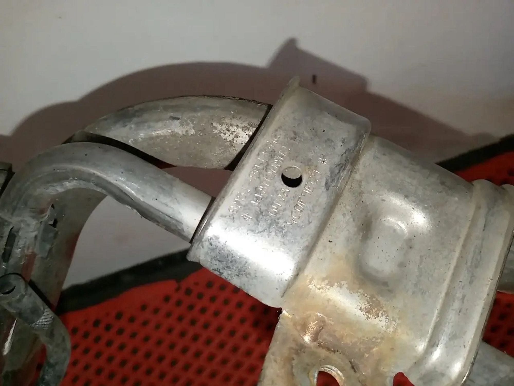 https://ycs.partsauto.market/partsauto-images/thmbs/userImages/a486c87f8955b6e25f9185efee619899/part/38968b08-09f3-4ead-9729-c8be23f2dbc0_1779344251042.jpg