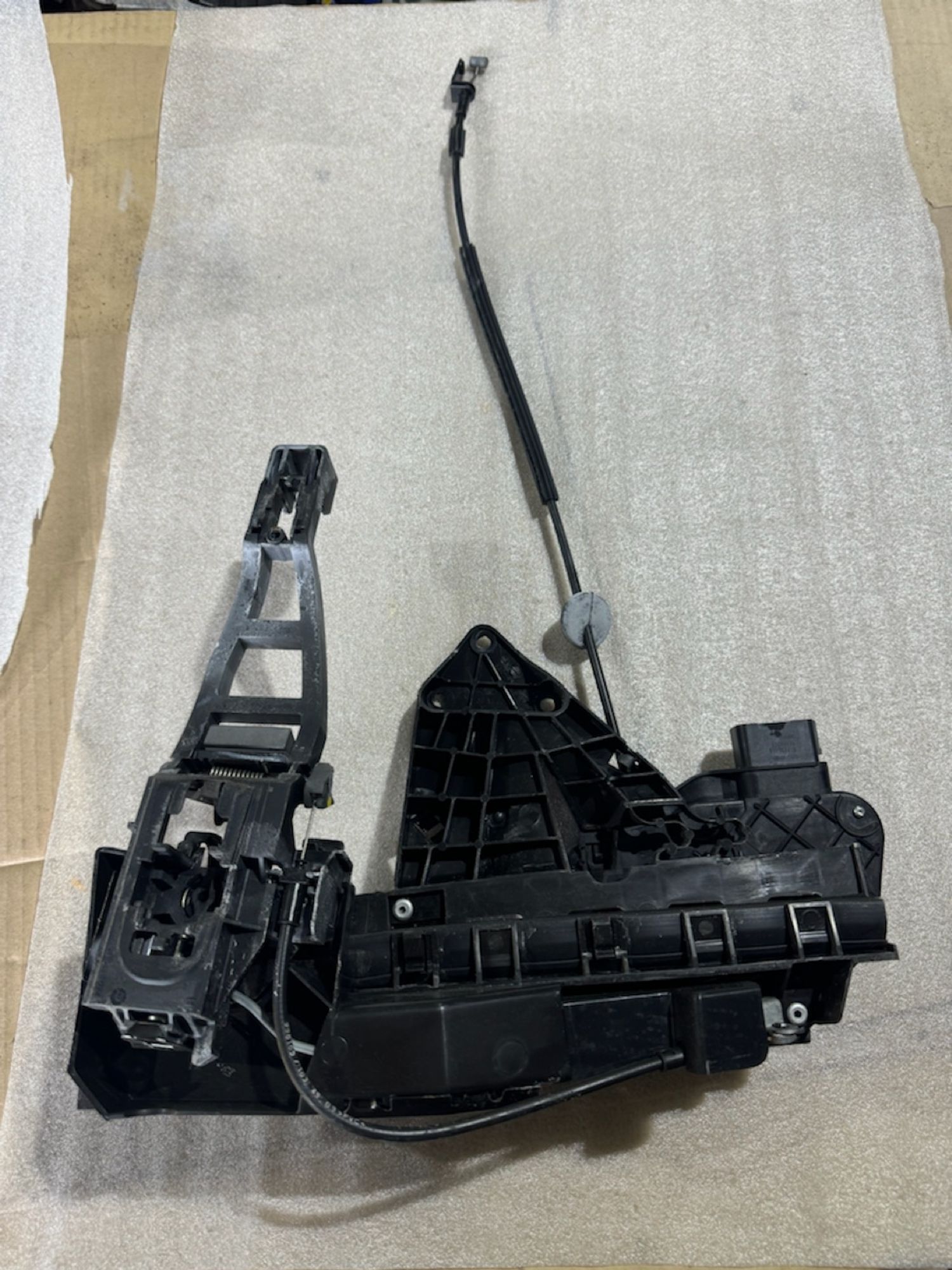 https://ycs.partsauto.market/partsauto-images/thmbs/userImages/a486c87f8955b6e25f9185efee619899/part/39188c71-6119-45a3-bad9-526559e87568_1779344381714.jpg
