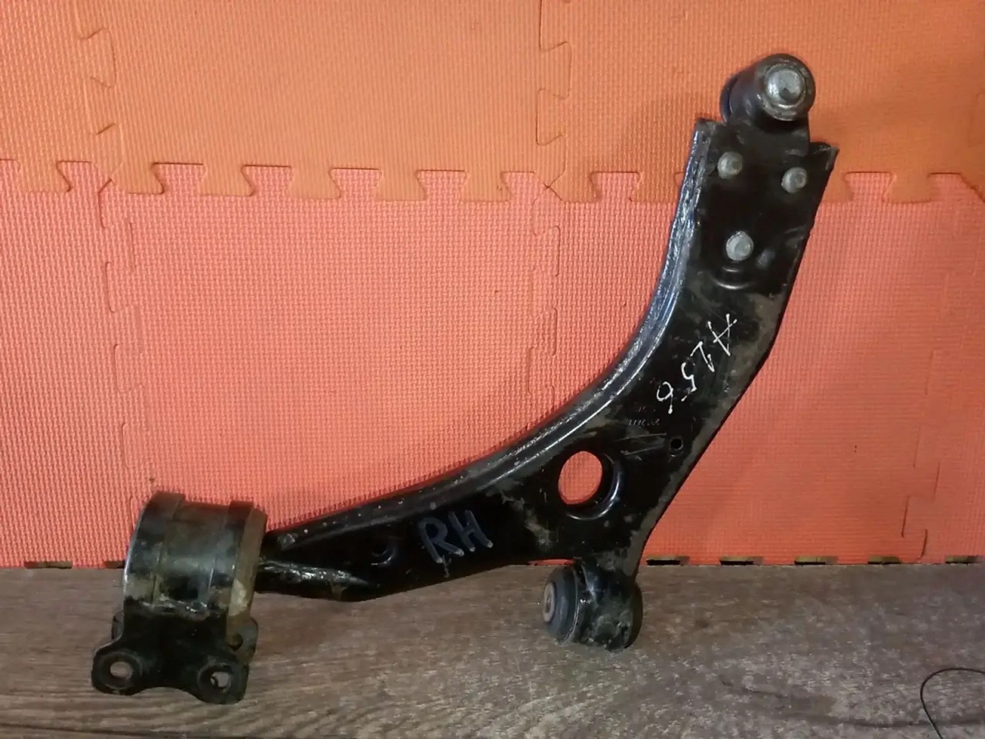 https://ycs.partsauto.market/partsauto-images/thmbs/userImages/a486c87f8955b6e25f9185efee619899/part/393854f2-b1a6-4c76-8ee5-8f92a71cda8f_1779793145053.jpg