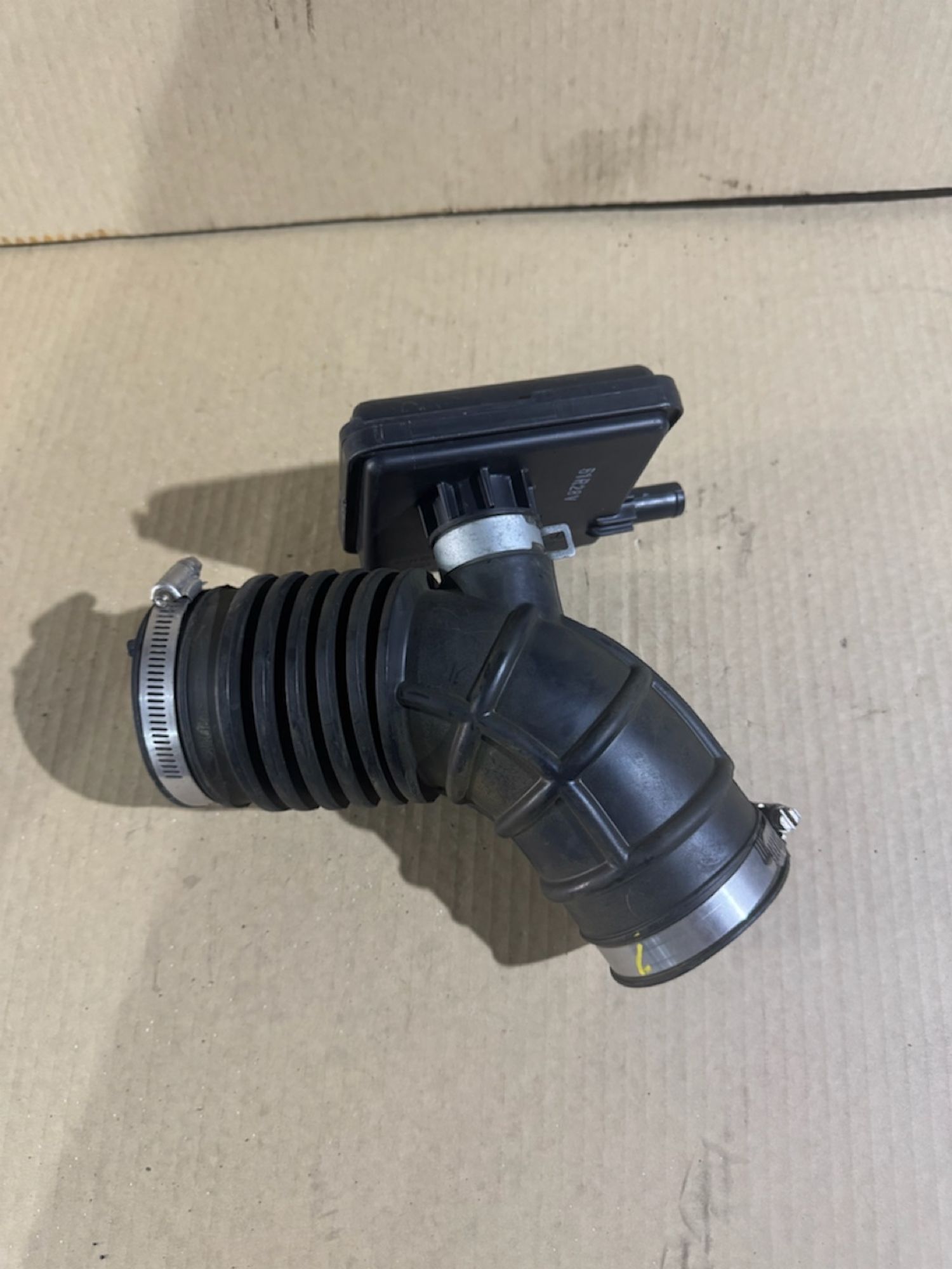 https://ycs.partsauto.market/partsauto-images/thmbs/userImages/a486c87f8955b6e25f9185efee619899/part/3b42c45b-96d2-47c2-95f9-6fd074a9458c_1784621018249.jpg