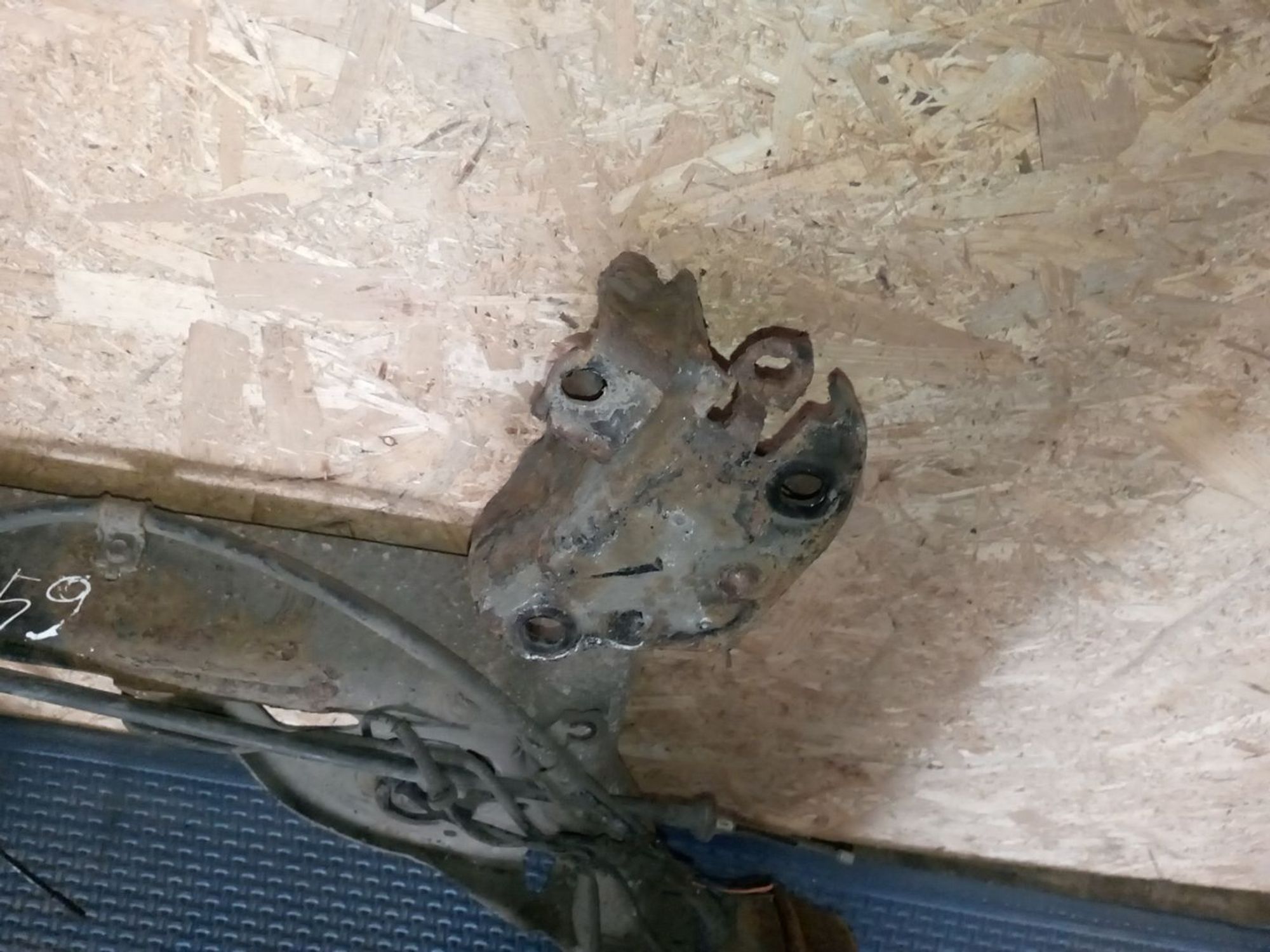 https://ycs.partsauto.market/partsauto-images/thmbs/userImages/a486c87f8955b6e25f9185efee619899/part/3b9210b3-864b-403a-955f-1940c8a90150_1782455889279.jpg
