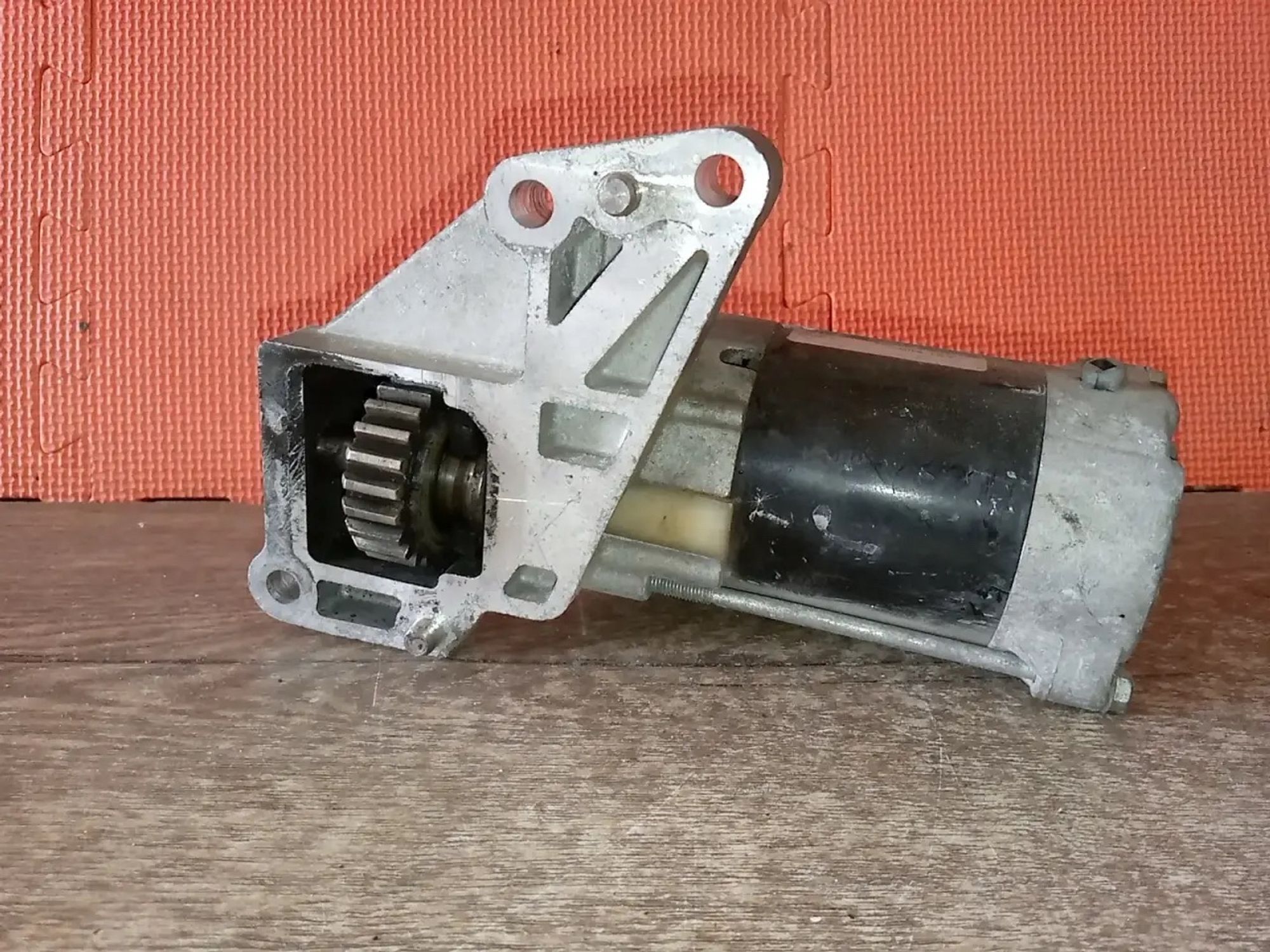 https://ycs.partsauto.market/partsauto-images/thmbs/userImages/a486c87f8955b6e25f9185efee619899/part/40d5df7b-5d0c-4a19-b306-e27f280446b3_1786976271434.jpg