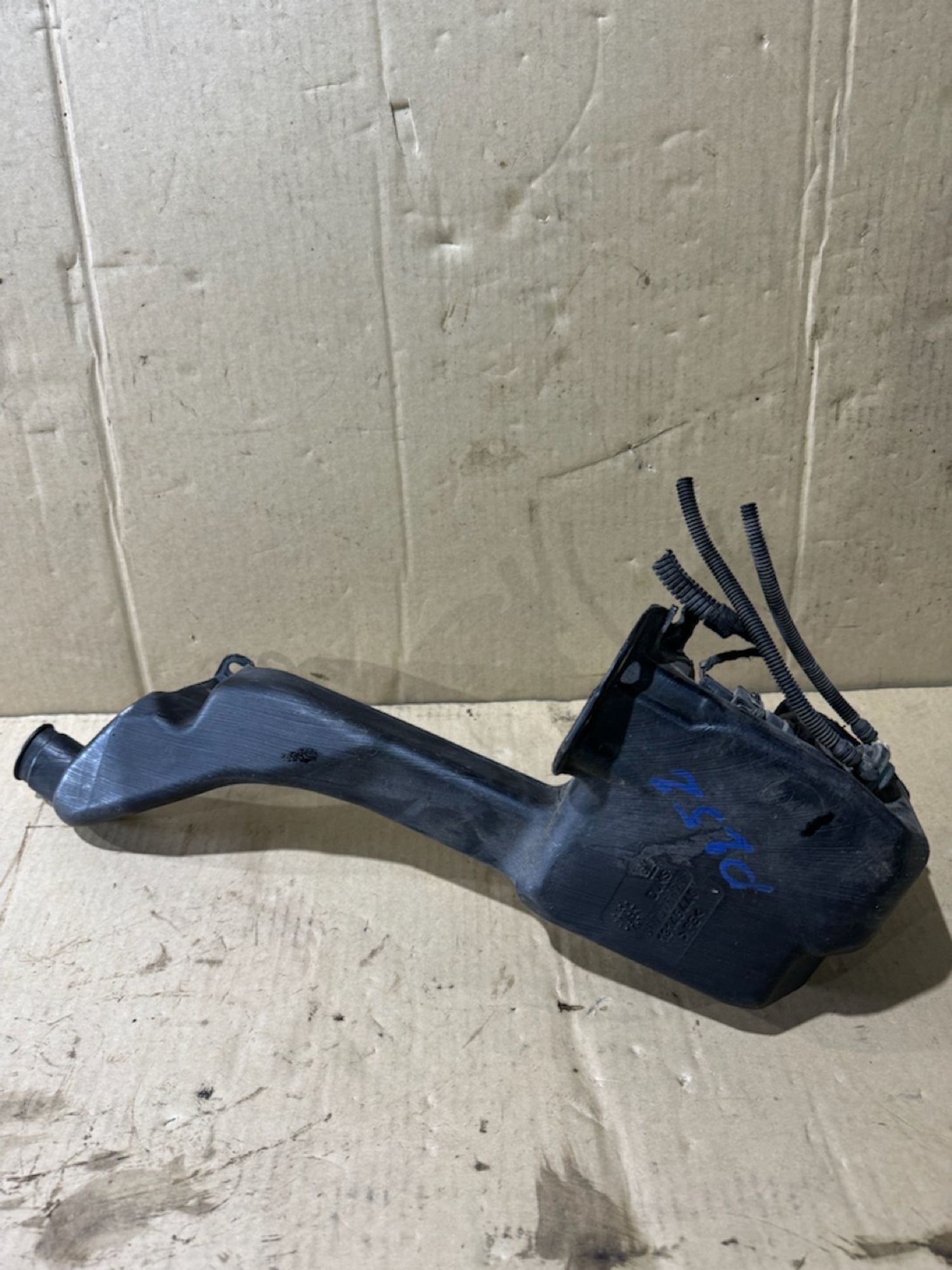 https://ycs.partsauto.market/partsauto-images/thmbs/userImages/a486c87f8955b6e25f9185efee619899/part/4360a63e-79da-49ed-b54d-0ab8bd89bb7c_1775854303873.jpg