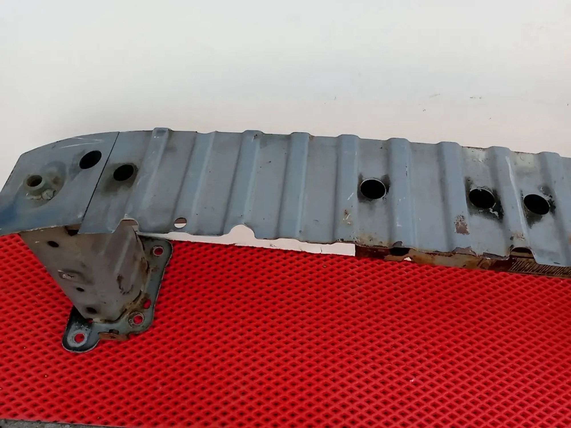 https://ycs.partsauto.market/partsauto-images/thmbs/userImages/a486c87f8955b6e25f9185efee619899/part/468d63f6-6470-4ba2-9256-641cbd57526a_1778190131326.jpg