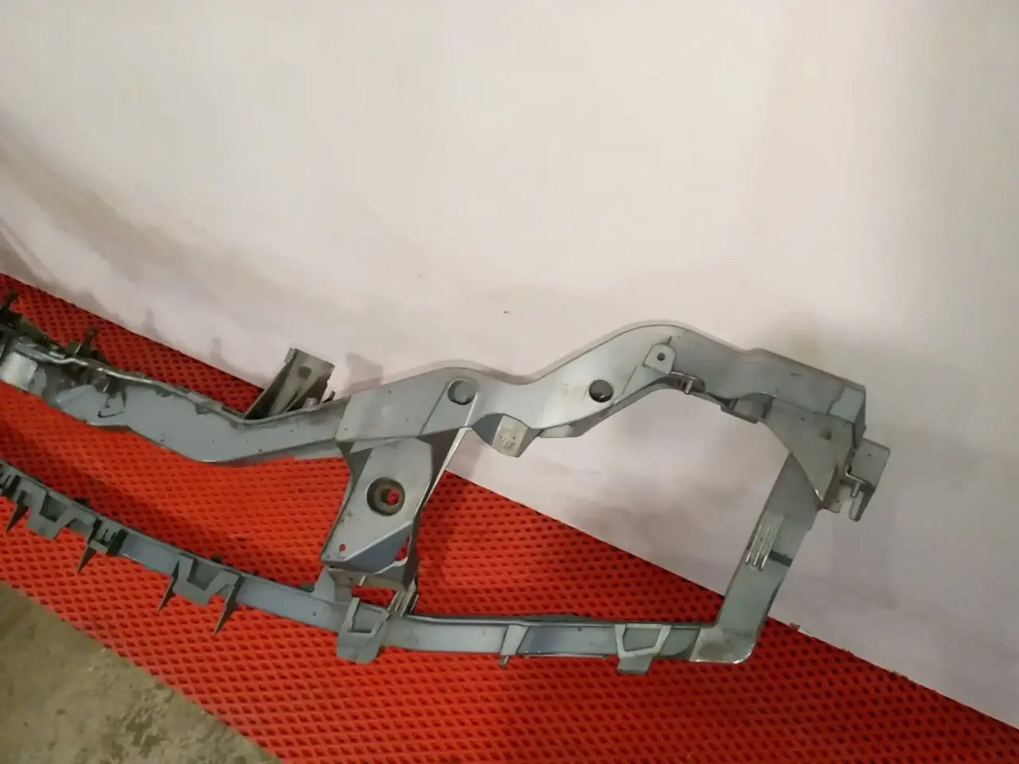 https://ycs.partsauto.market/partsauto-images/thmbs/userImages/a486c87f8955b6e25f9185efee619899/part/46f15452-b867-4290-a424-779e35f29cff_1778605957302.jpg