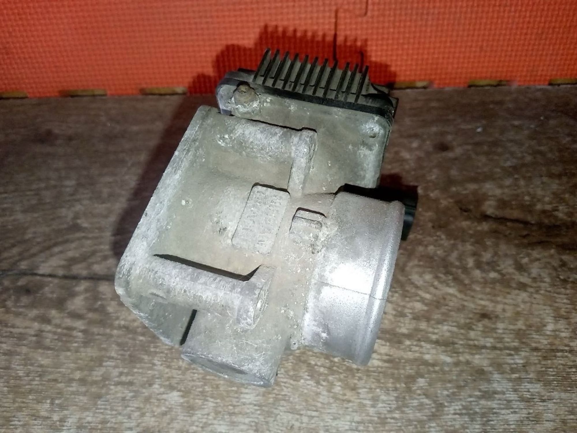 https://ycs.partsauto.market/partsauto-images/thmbs/userImages/a486c87f8955b6e25f9185efee619899/part/4795c218-37a0-4783-9610-29e9d5b2c411_1775855054354.jpg