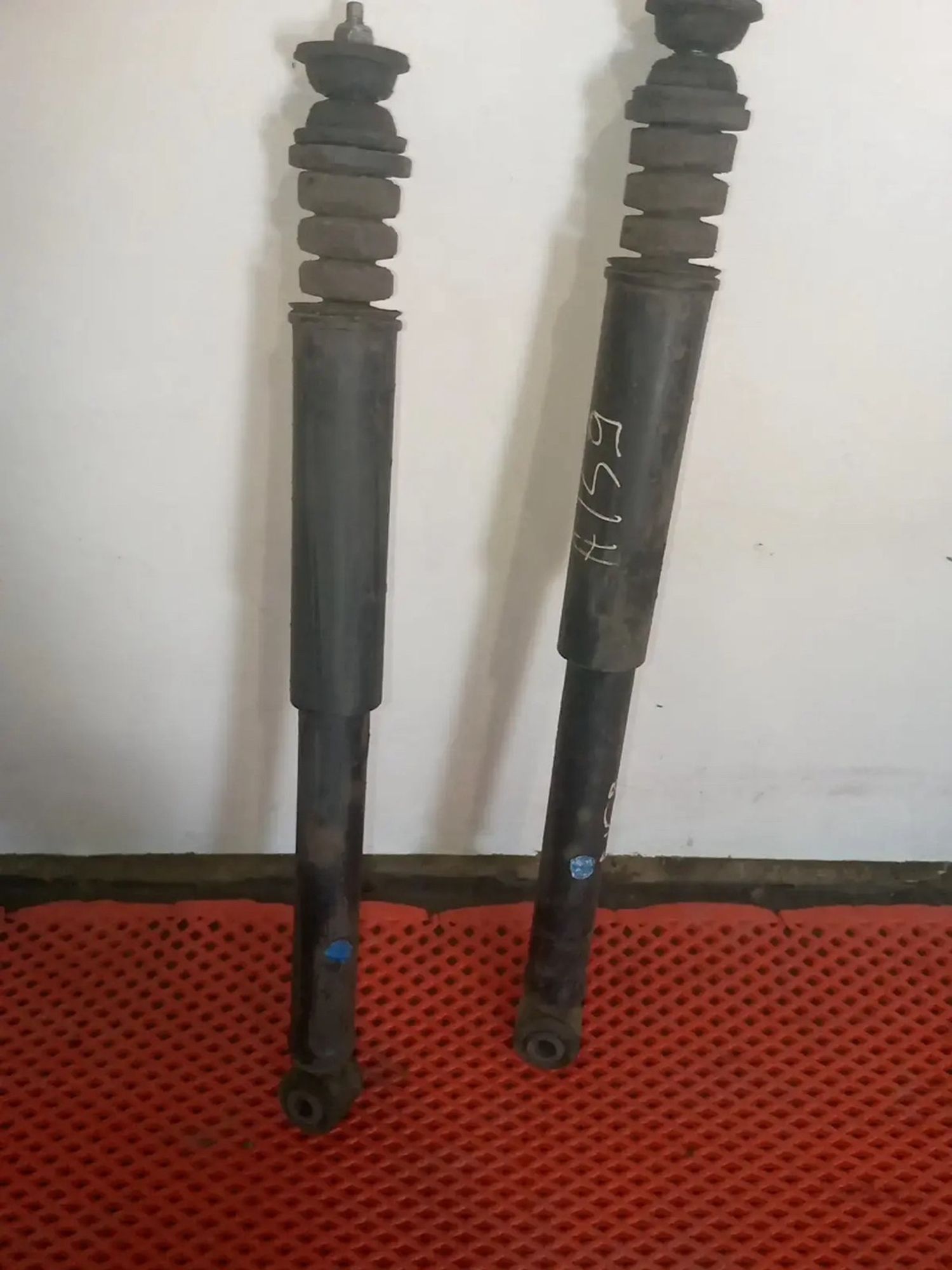 https://ycs.partsauto.market/partsauto-images/thmbs/userImages/a486c87f8955b6e25f9185efee619899/part/47d84d76-097e-44a5-bc11-dbc66ca0b0cc_1779793318566.jpg