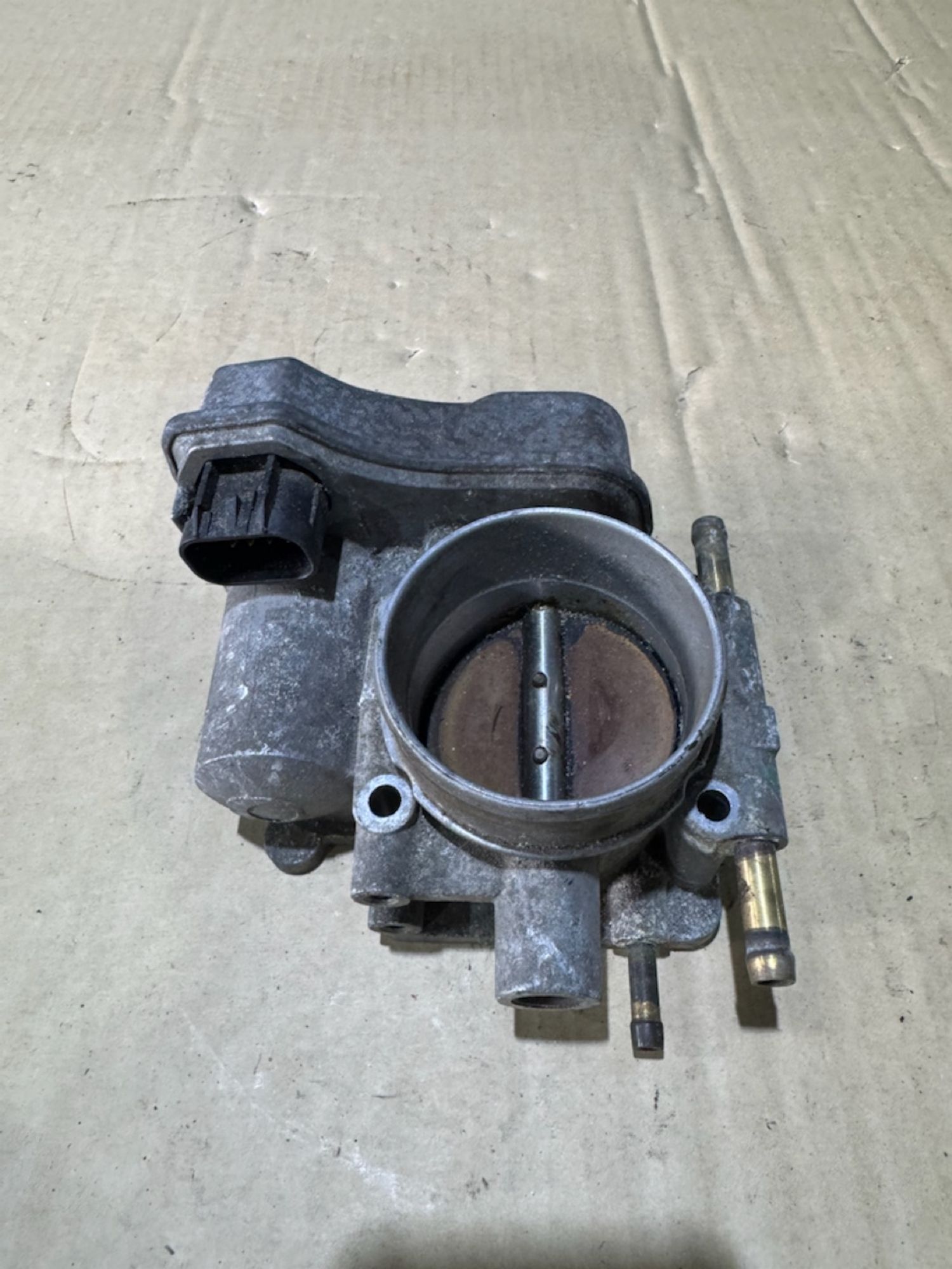 https://ycs.partsauto.market/partsauto-images/thmbs/userImages/a486c87f8955b6e25f9185efee619899/part/485c92fb-ce06-4fd1-8060-1f3835f2997c_1783370577509.jpg