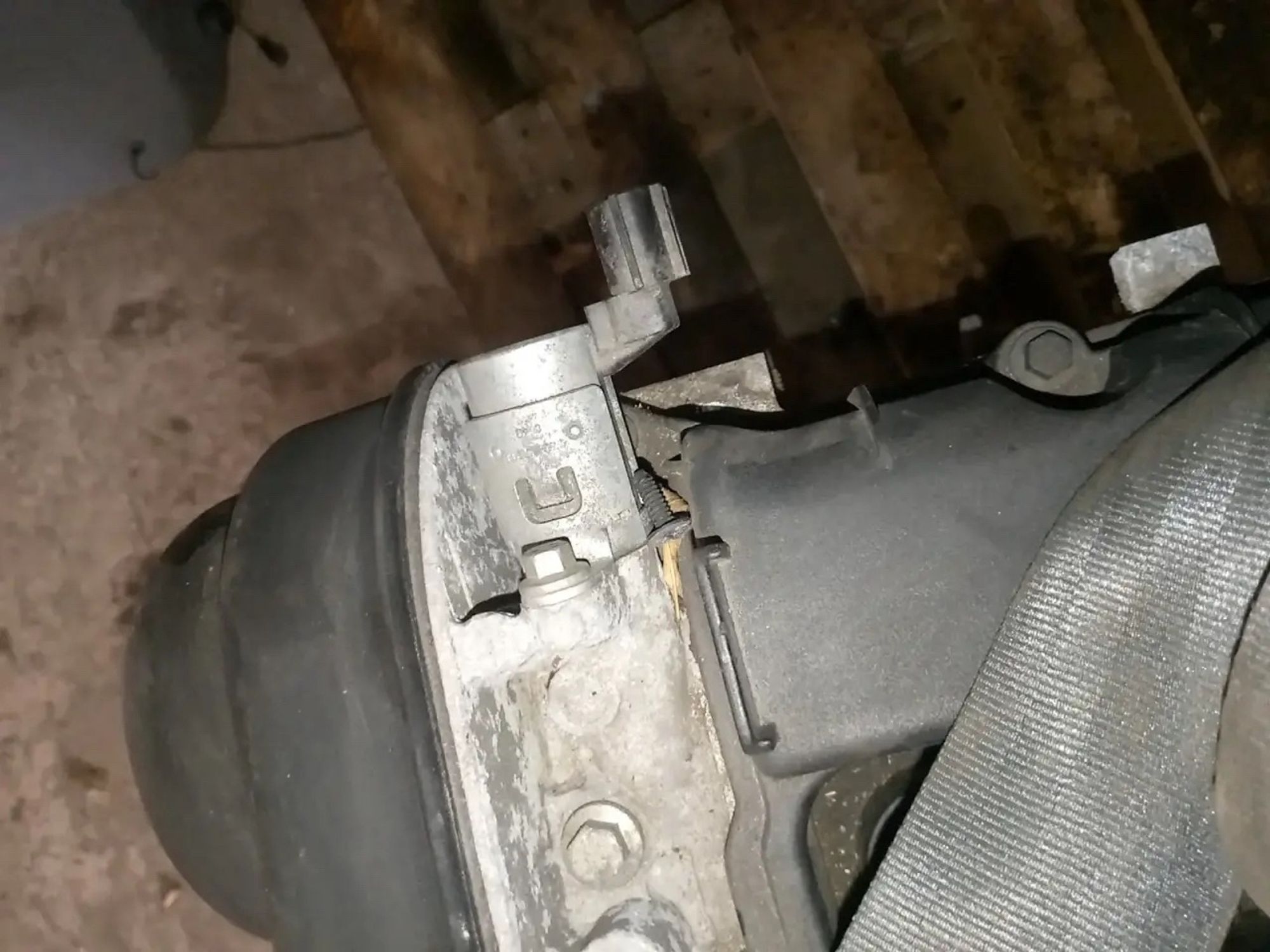 https://ycs.partsauto.market/partsauto-images/thmbs/userImages/a486c87f8955b6e25f9185efee619899/part/4a03c751-e3ce-4dab-9a97-76e14a4349c0_1779344119740.jpg