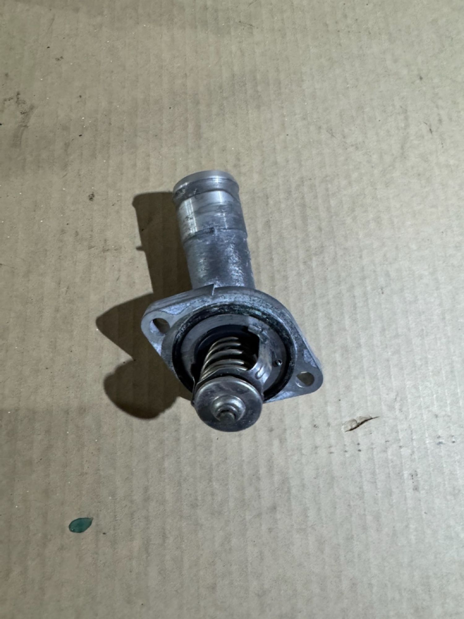 https://ycs.partsauto.market/partsauto-images/thmbs/userImages/a486c87f8955b6e25f9185efee619899/part/4a49926b-6fff-498a-a83b-ec726efa1681_1784576232145.jpg