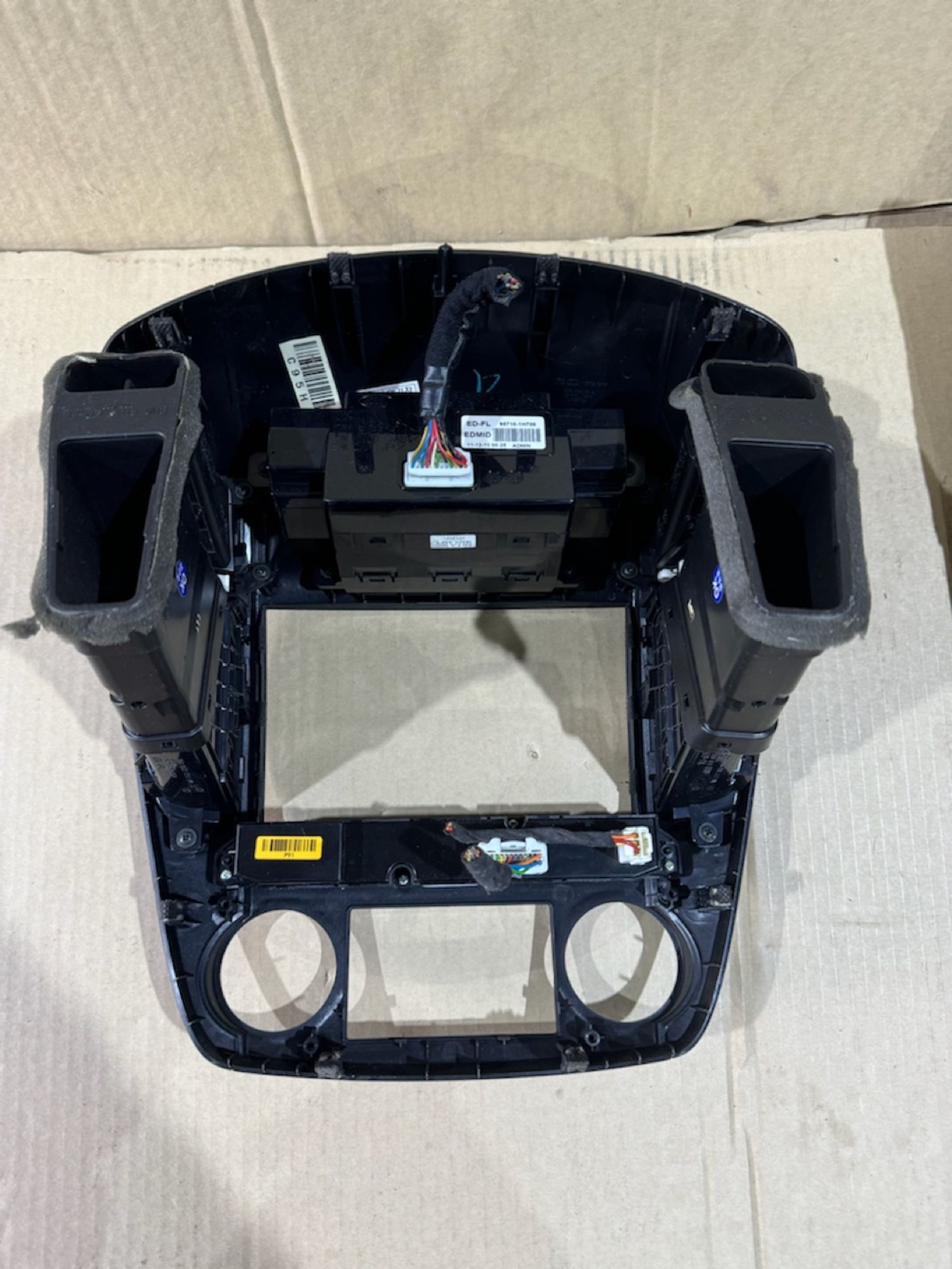 https://ycs.partsauto.market/partsauto-images/thmbs/userImages/a486c87f8955b6e25f9185efee619899/part/4ae2a125-b143-4d2d-8a44-b9d8593c9992_1780044133350.jpg