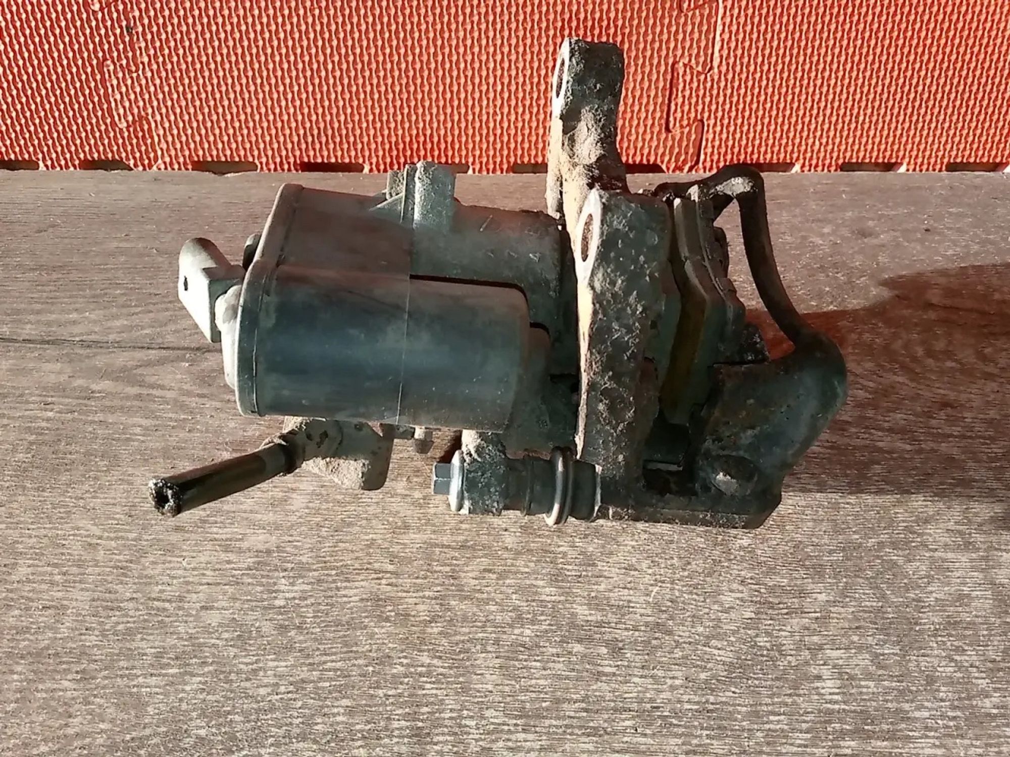 https://ycs.partsauto.market/partsauto-images/thmbs/userImages/a486c87f8955b6e25f9185efee619899/part/4af671e7-eb8e-4c7b-99d1-49225310bb63_1779344247366.jpg