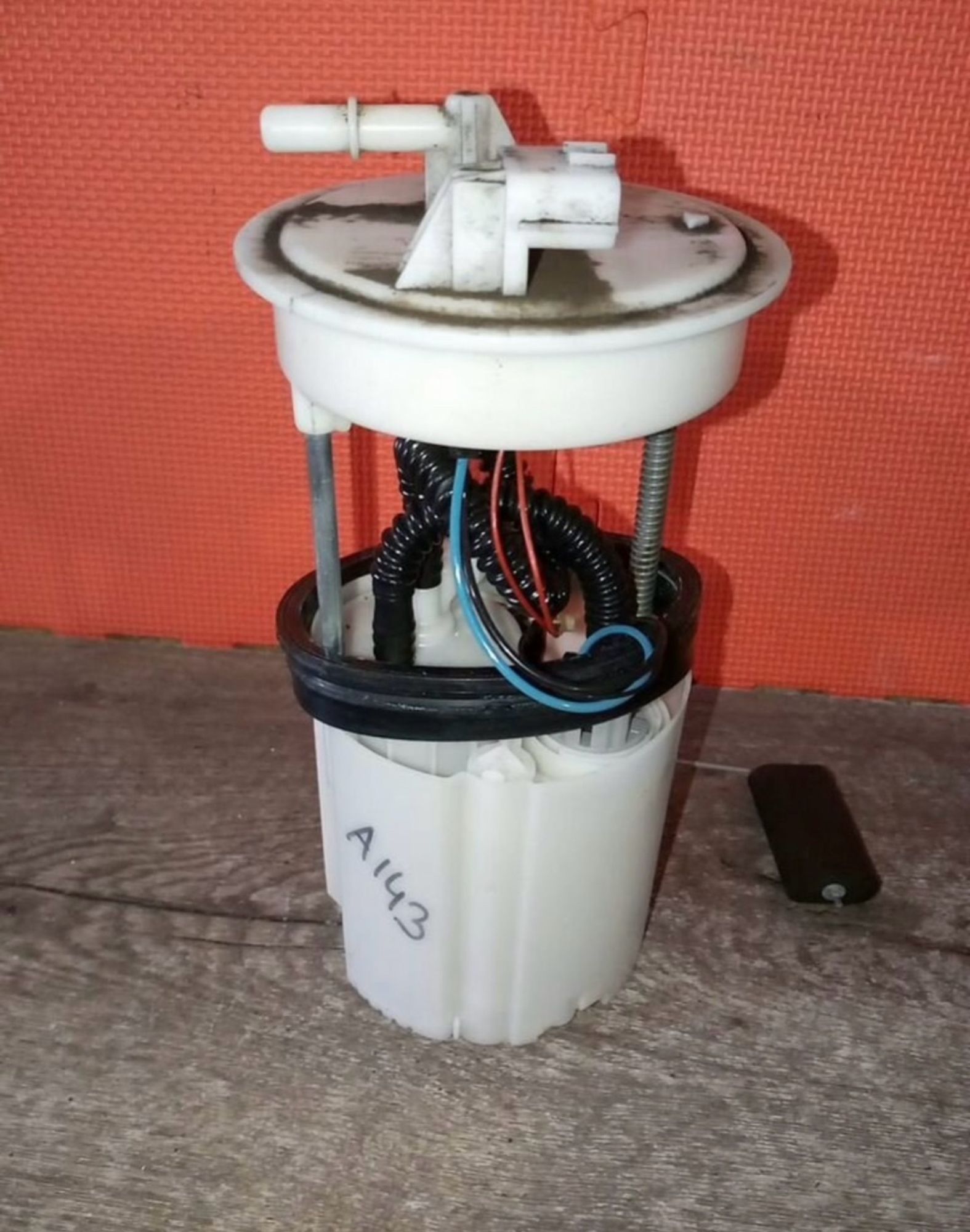 https://ycs.partsauto.market/partsauto-images/thmbs/userImages/a486c87f8955b6e25f9185efee619899/part/4b080ac9-8c2d-4a5d-8ddc-a4d6bfccf367_1785161005103.jpg