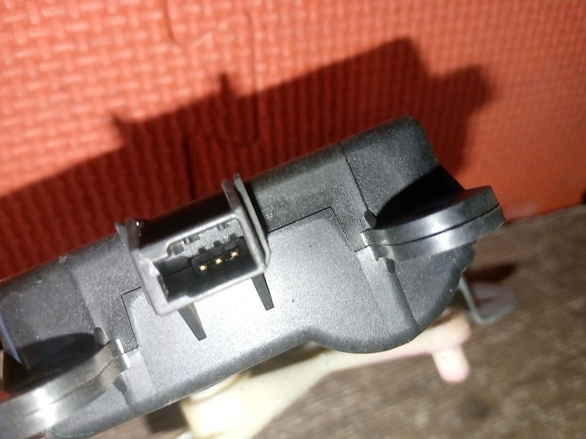 https://ycs.partsauto.market/partsauto-images/thmbs/userImages/a486c87f8955b6e25f9185efee619899/part/4bbac67e-3c38-46ae-943a-8c53c9bfa235_1775855439443.jpg
