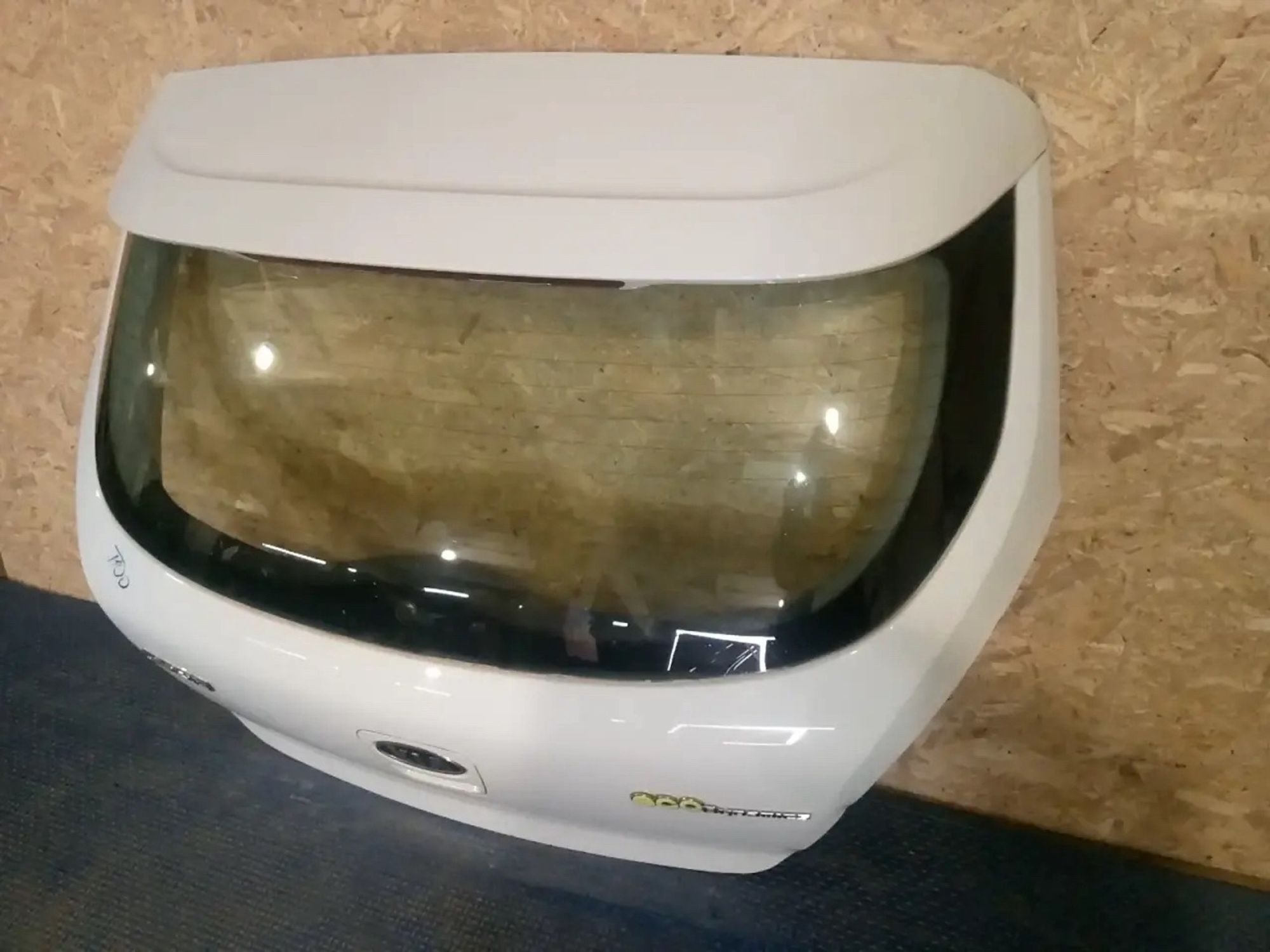 https://ycs.partsauto.market/partsauto-images/thmbs/userImages/a486c87f8955b6e25f9185efee619899/part/4ce8be53-2212-41b0-b7a9-810fabe8863e_1778190043660.jpg