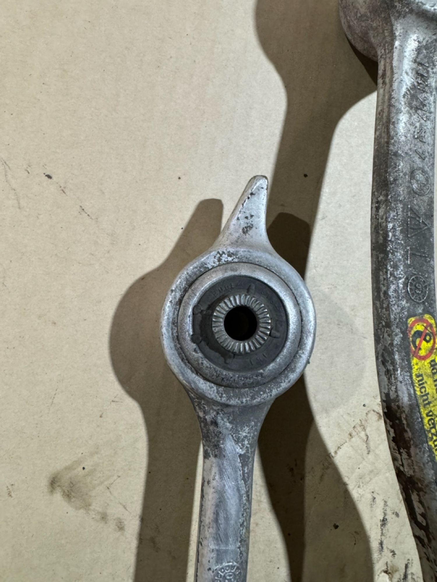 https://ycs.partsauto.market/partsauto-images/thmbs/userImages/a486c87f8955b6e25f9185efee619899/part/4dcee8d8-2e55-4a52-a7bc-605c97f645ad_1776689384443.jpg