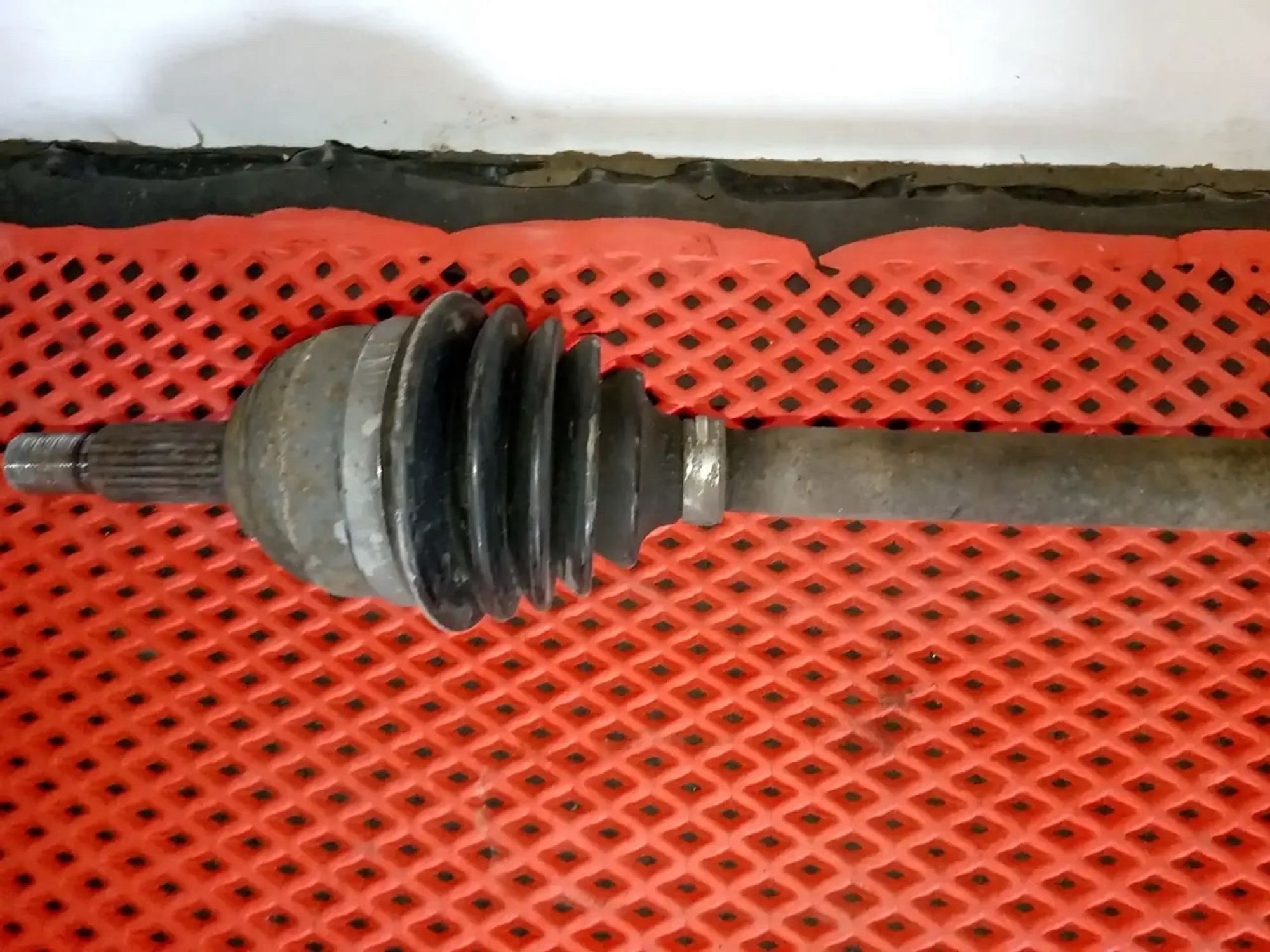 https://ycs.partsauto.market/partsauto-images/thmbs/userImages/a486c87f8955b6e25f9185efee619899/part/521f7de3-37ec-4762-ab53-29f40df9a9b0_1779793109075.jpg