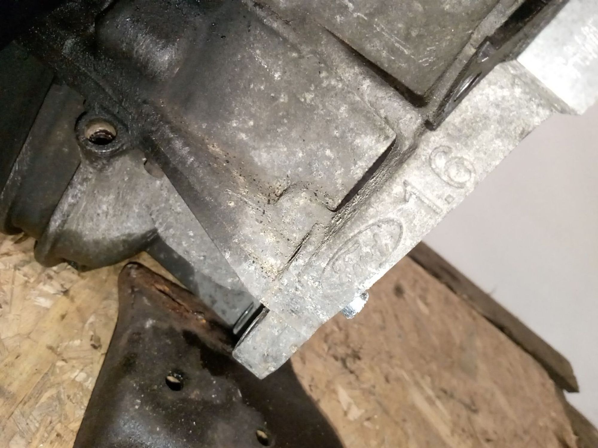 https://ycs.partsauto.market/partsauto-images/thmbs/userImages/a486c87f8955b6e25f9185efee619899/part/522263ff-c491-43c4-88fe-f74390a35e5e_1782453972820.jpg