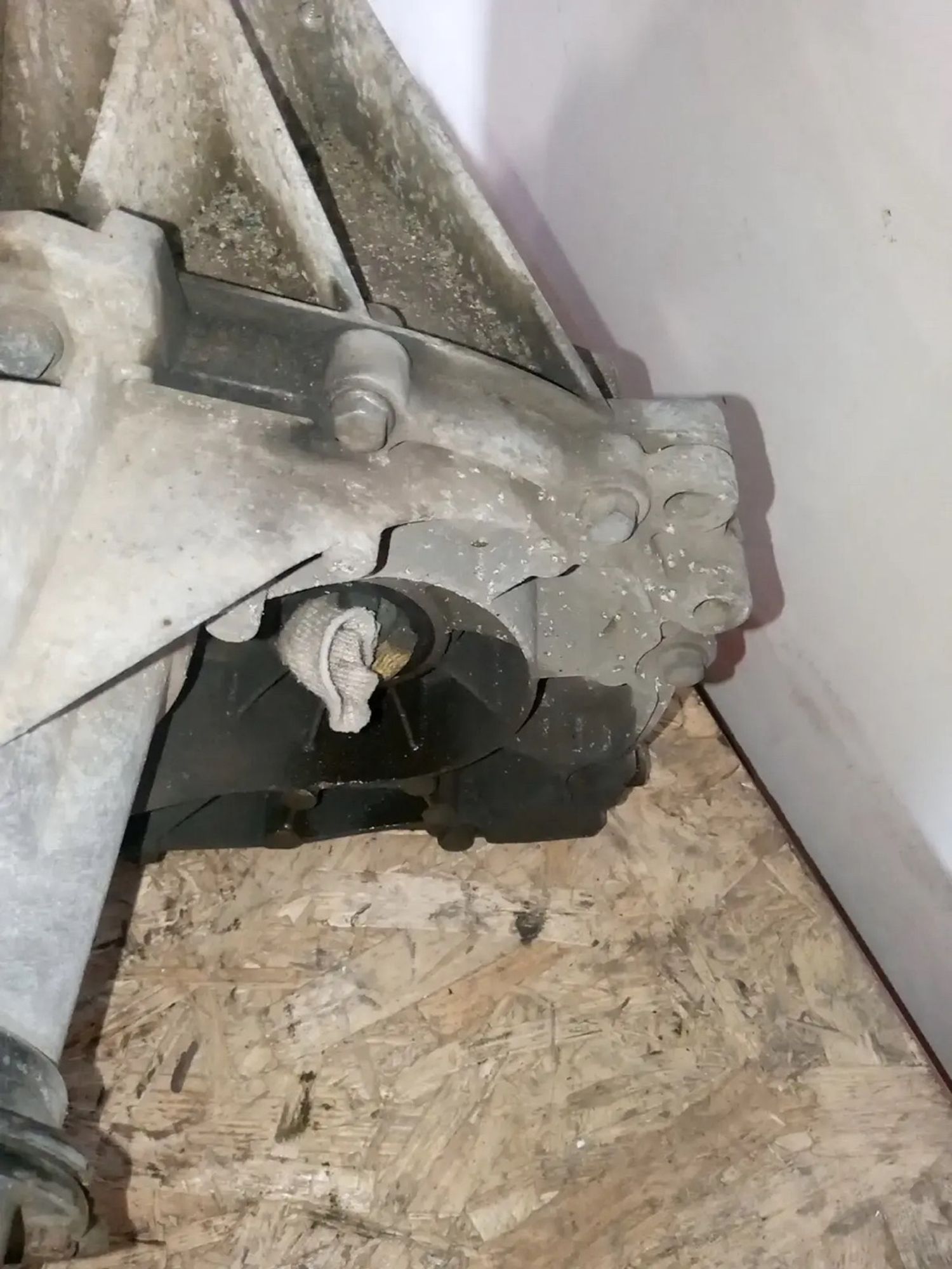 https://ycs.partsauto.market/partsauto-images/thmbs/userImages/a486c87f8955b6e25f9185efee619899/part/528dd89d-04d2-489d-917c-41912e08792a_1779793312617.jpg