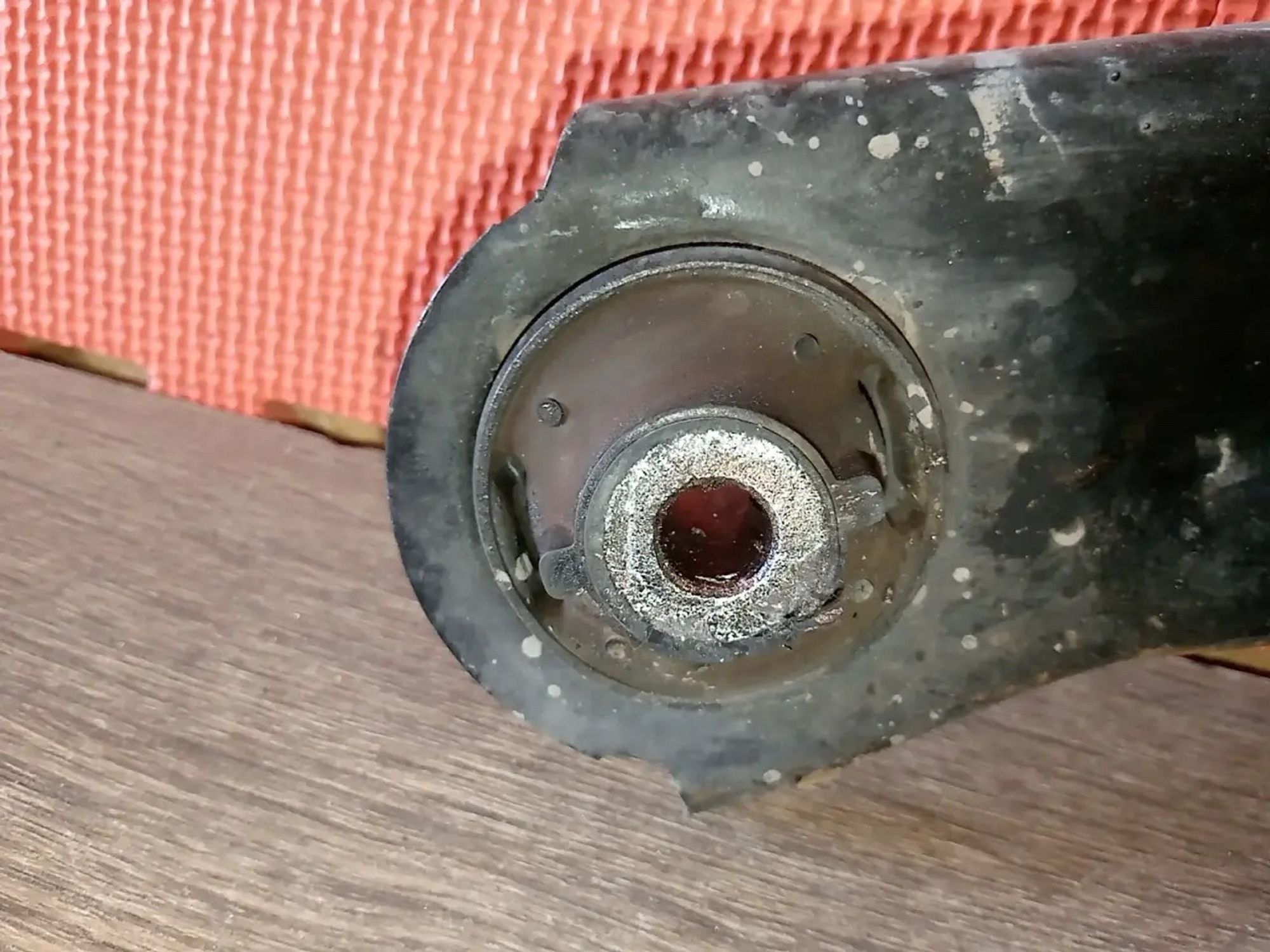 https://ycs.partsauto.market/partsauto-images/thmbs/userImages/a486c87f8955b6e25f9185efee619899/part/530f4972-5998-4feb-af3a-7bb2877786fd_1779793131005.jpg
