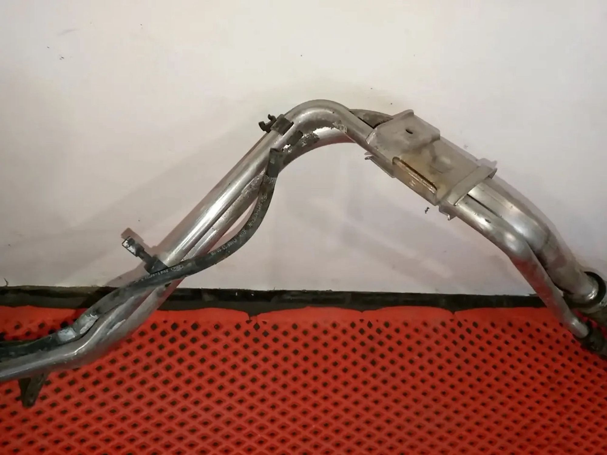https://ycs.partsauto.market/partsauto-images/thmbs/userImages/a486c87f8955b6e25f9185efee619899/part/5848dd9e-fb5b-461b-b624-89ef764539b2_1779344249946.jpg