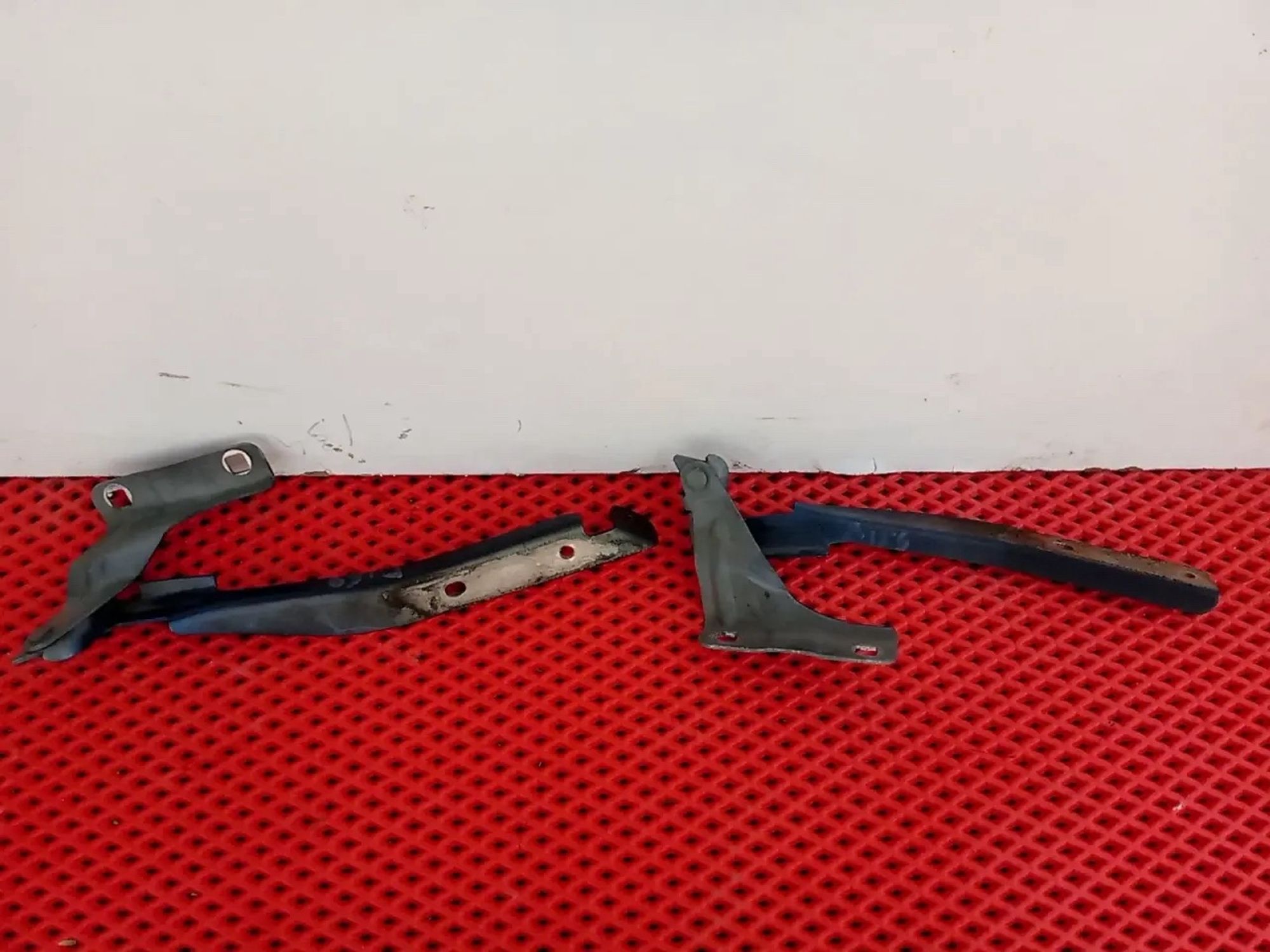 https://ycs.partsauto.market/partsauto-images/thmbs/userImages/a486c87f8955b6e25f9185efee619899/part/594dcac1-9917-4b55-83a8-d6c37aa61dae_1778190166983.jpg