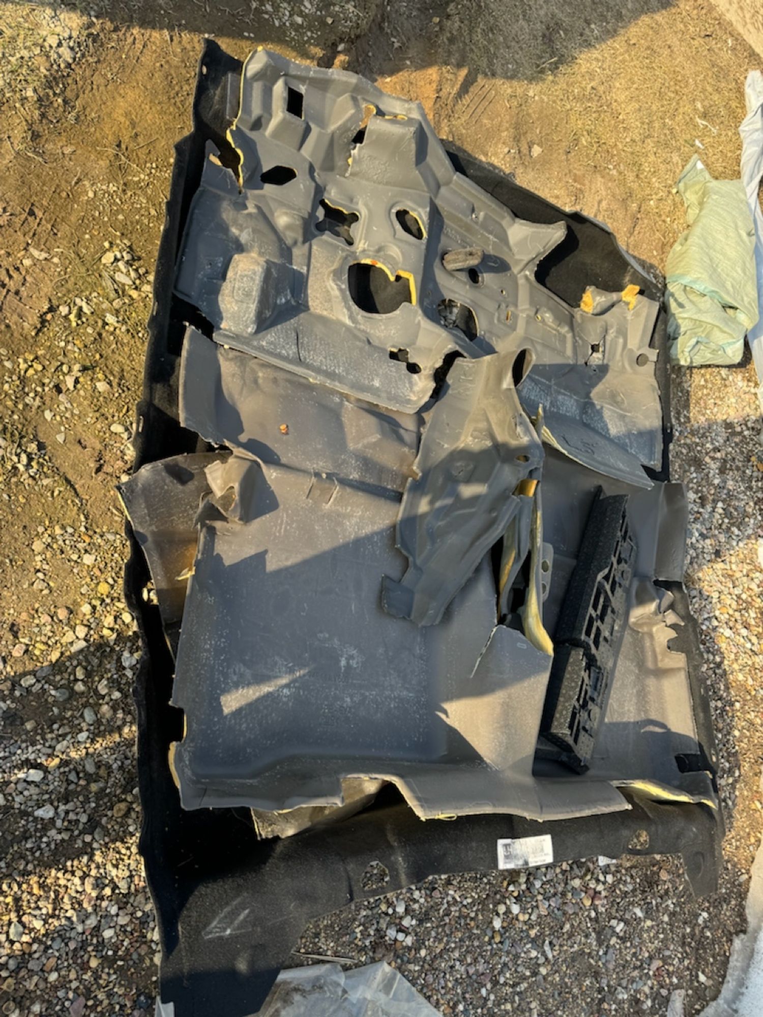 https://ycs.partsauto.market/partsauto-images/thmbs/userImages/a486c87f8955b6e25f9185efee619899/part/598d7f85-9663-455e-84d7-83047d902a9c_1775855455085.jpg