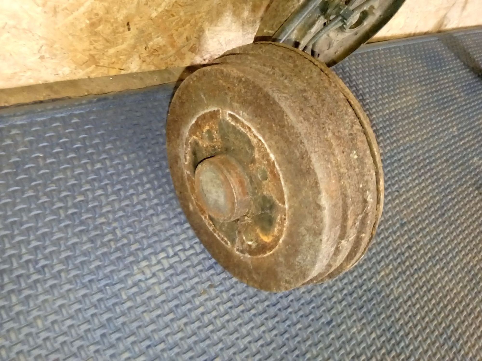 https://ycs.partsauto.market/partsauto-images/thmbs/userImages/a486c87f8955b6e25f9185efee619899/part/5a2a78a7-0028-4121-9b20-a3d614d001b5_1782455827236.jpg