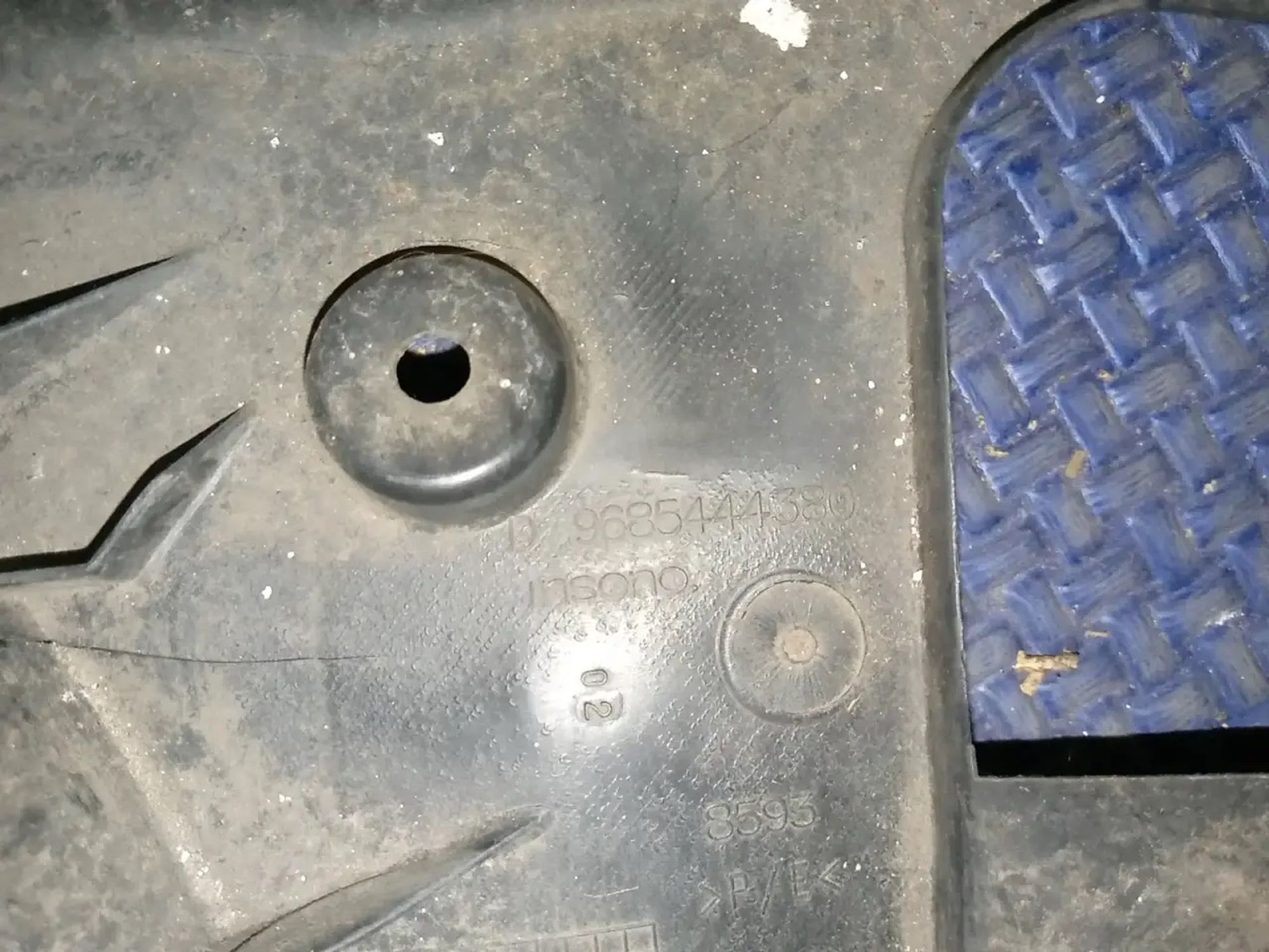 https://ycs.partsauto.market/partsauto-images/thmbs/userImages/a486c87f8955b6e25f9185efee619899/part/5ba8ae6b-40f1-4411-b7f8-26e83401a157_1787084229871.jpg