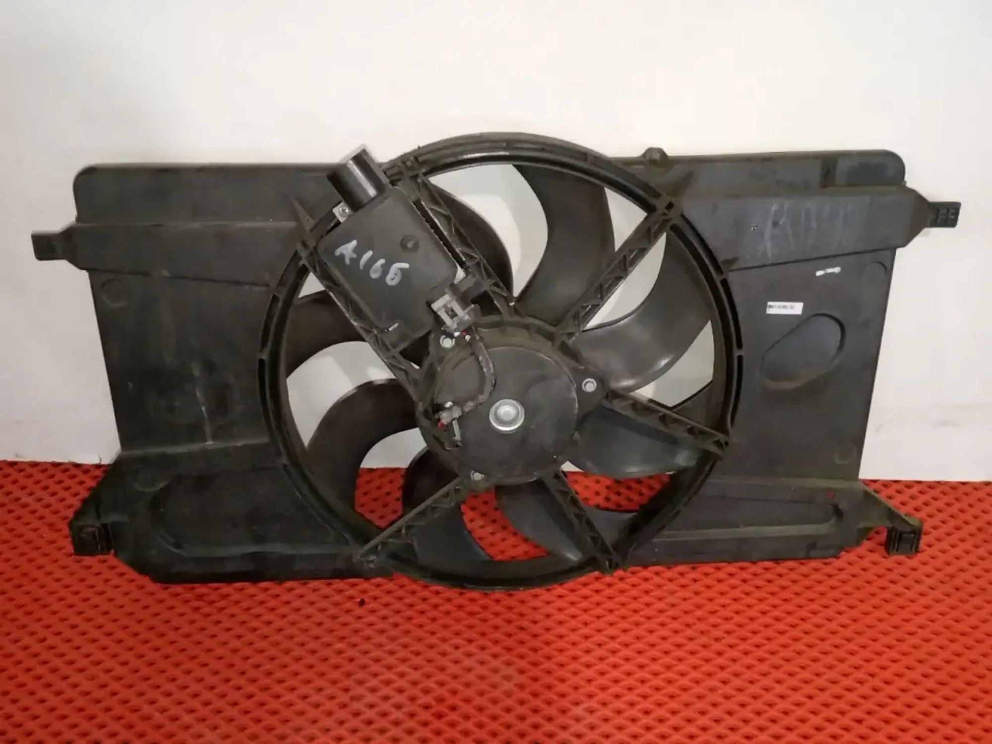 https://ycs.partsauto.market/partsauto-images/thmbs/userImages/a486c87f8955b6e25f9185efee619899/part/5cb1e9c0-d3c1-457d-943b-6e0be354910e_1778609032422.jpg