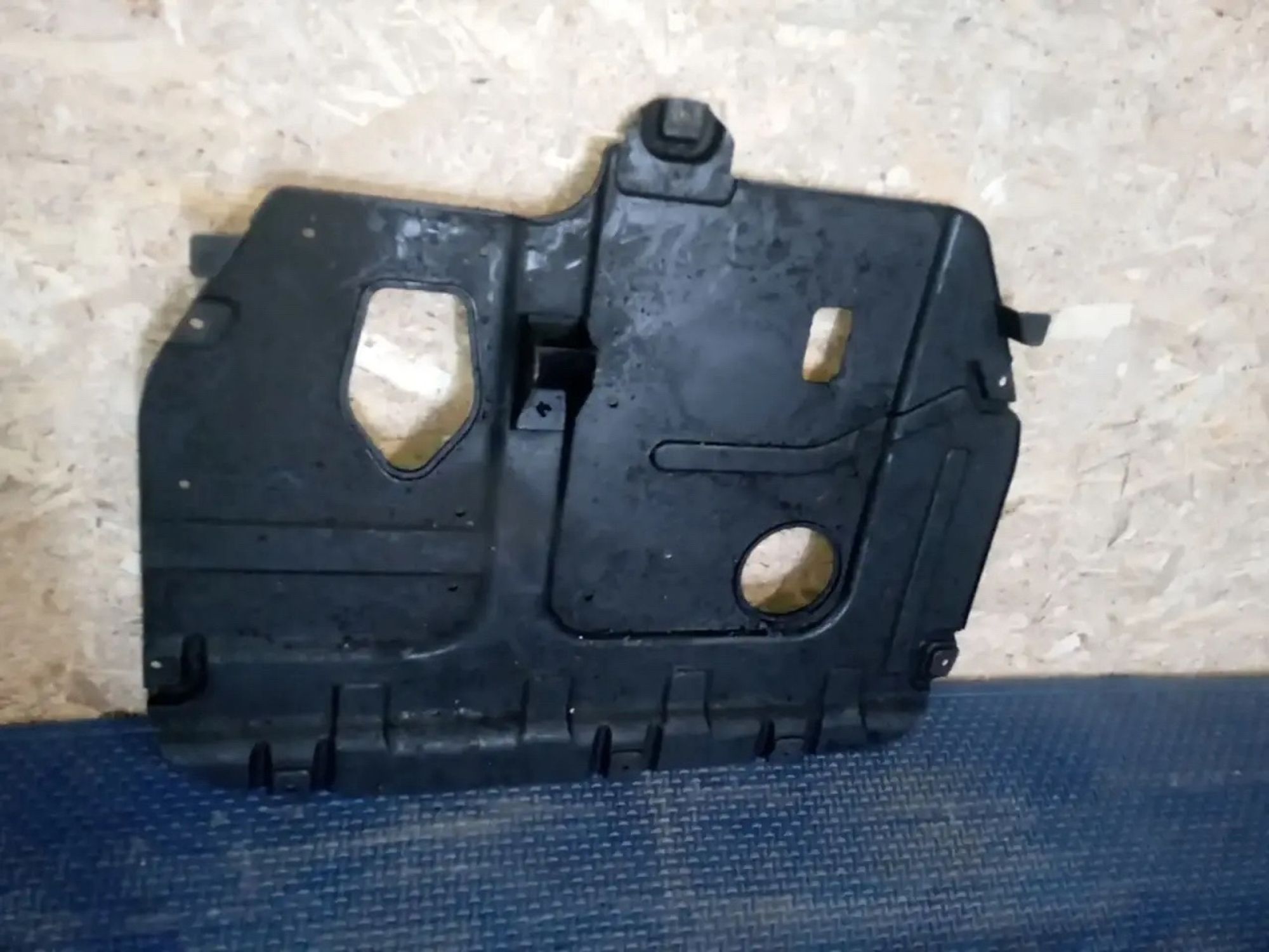 https://ycs.partsauto.market/partsauto-images/thmbs/userImages/a486c87f8955b6e25f9185efee619899/part/607796bf-b13a-4c59-90bc-9bb1c0aa7a30_1776275681776.jpg