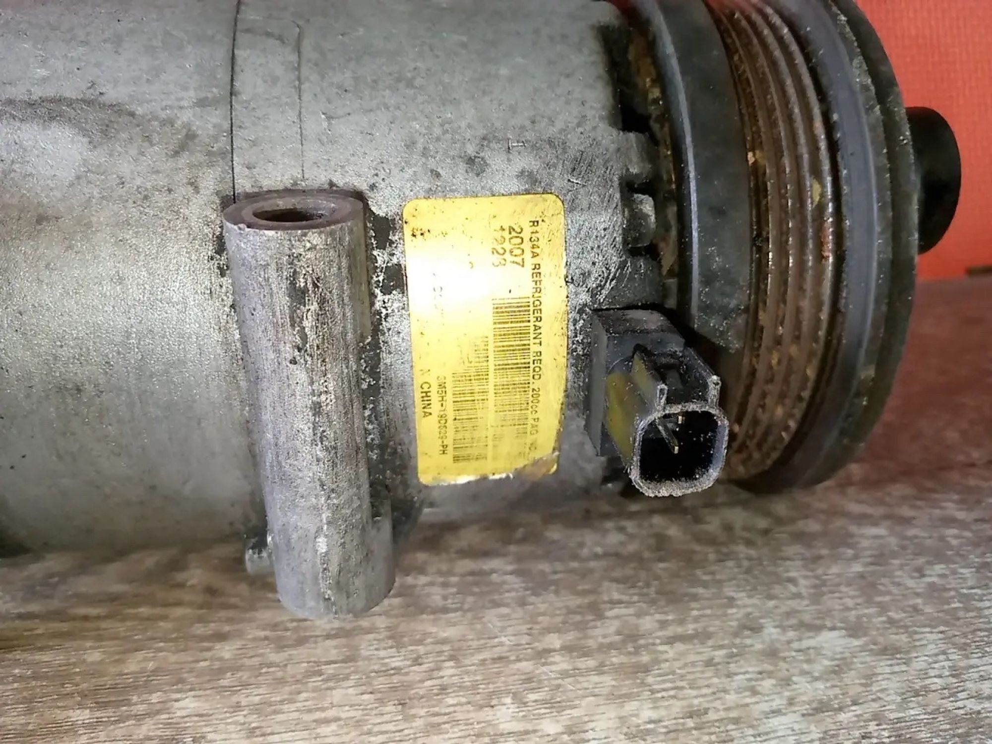 https://ycs.partsauto.market/partsauto-images/thmbs/userImages/a486c87f8955b6e25f9185efee619899/part/61df6832-f581-47e5-a077-11e7618c53a5_1779344262178.jpg