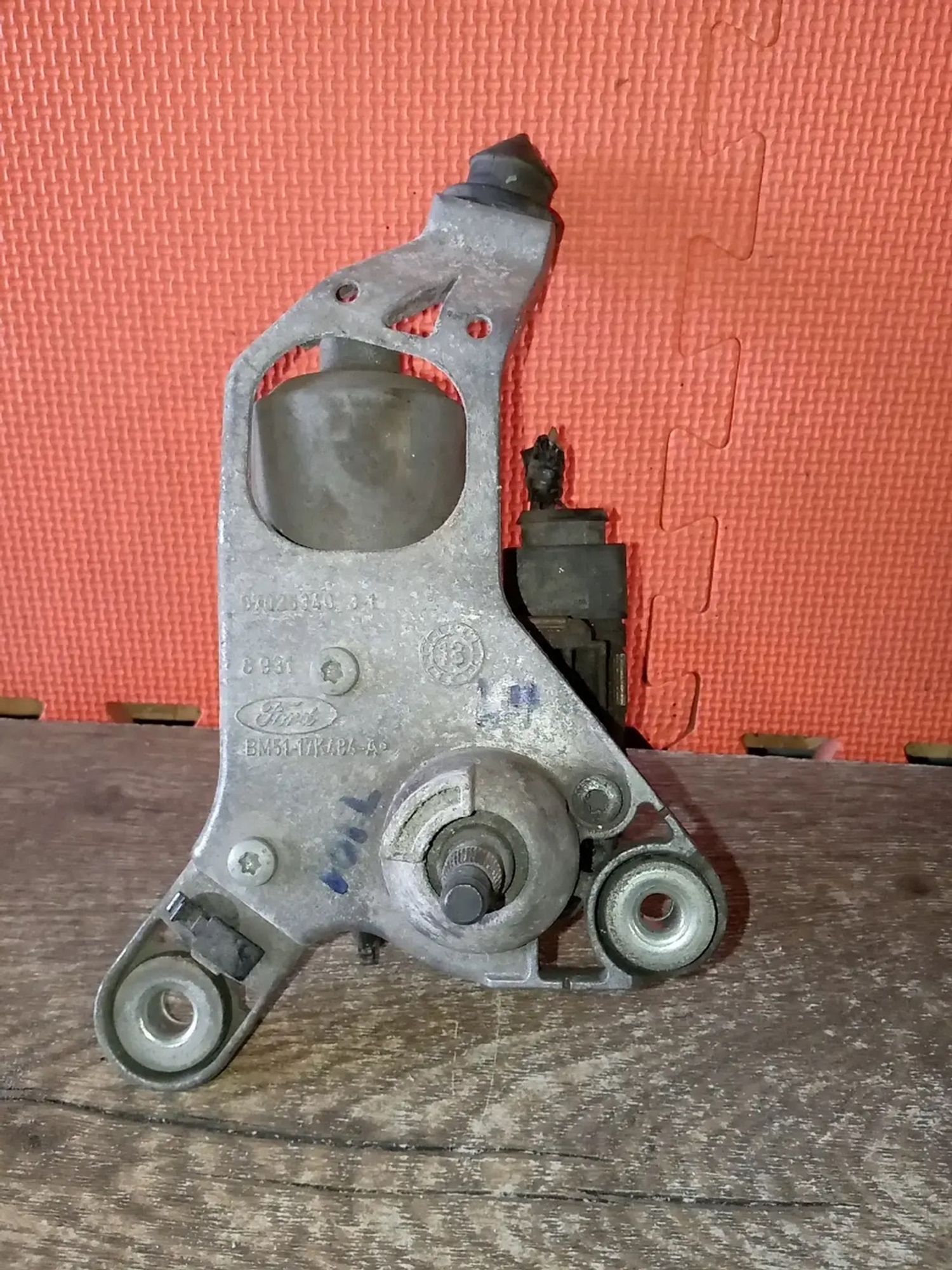 https://ycs.partsauto.market/partsauto-images/thmbs/userImages/a486c87f8955b6e25f9185efee619899/part/6652c798-538c-4662-ab68-1a5345f44540_1778052899217.jpg
