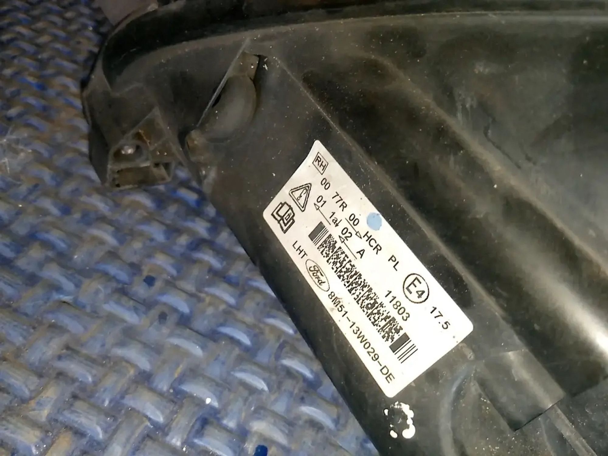 https://ycs.partsauto.market/partsauto-images/thmbs/userImages/a486c87f8955b6e25f9185efee619899/part/6ae8b83c-8da5-40e4-9362-559f9cea90ff_1779785756141.jpg