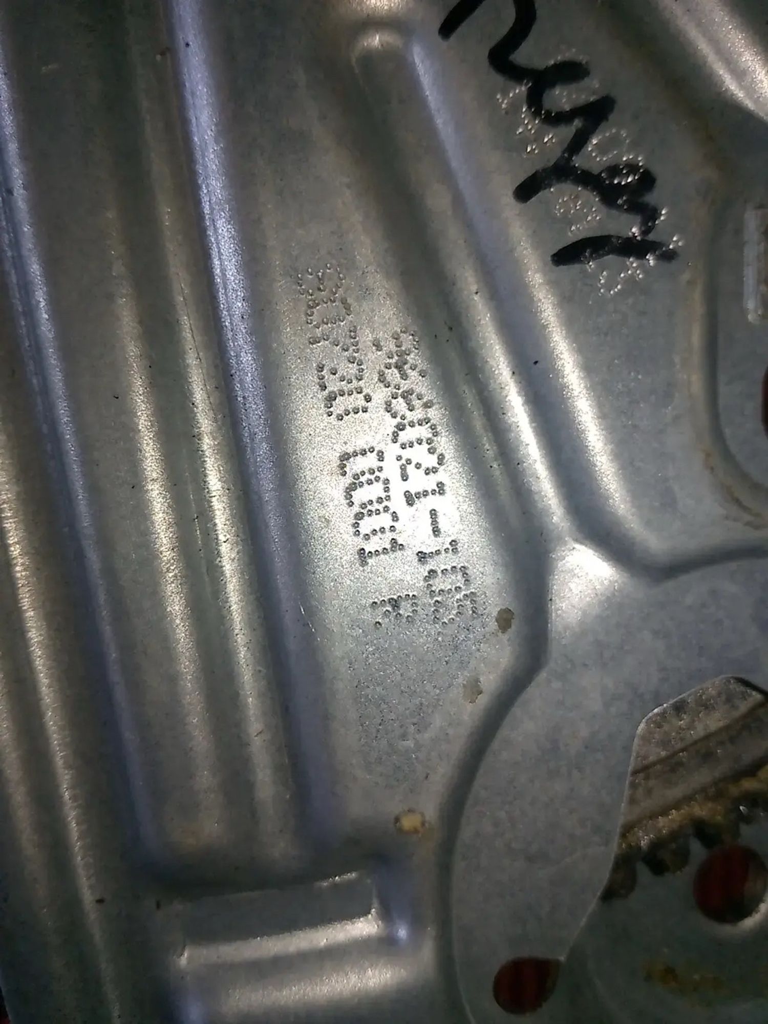 https://ycs.partsauto.market/partsauto-images/thmbs/userImages/a486c87f8955b6e25f9185efee619899/part/6d0d0e6d-d770-481c-96b9-058c63587eba_1785183350224.jpg