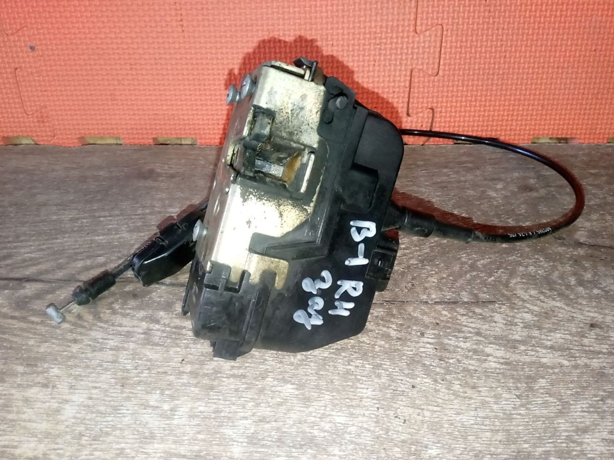 https://ycs.partsauto.market/partsauto-images/thmbs/userImages/a486c87f8955b6e25f9185efee619899/part/6db5ee87-d058-4148-81c5-075fa3e47c09_1775856522901.jpg