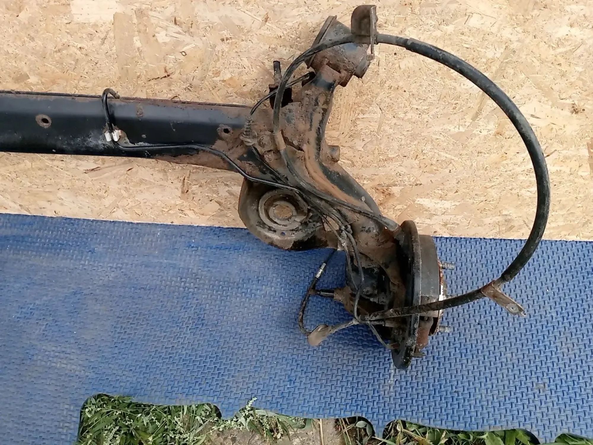 https://ycs.partsauto.market/partsauto-images/thmbs/userImages/a486c87f8955b6e25f9185efee619899/part/70f10e01-3c9a-4ba8-bdbc-d66406db97fd_1785441524570.jpg