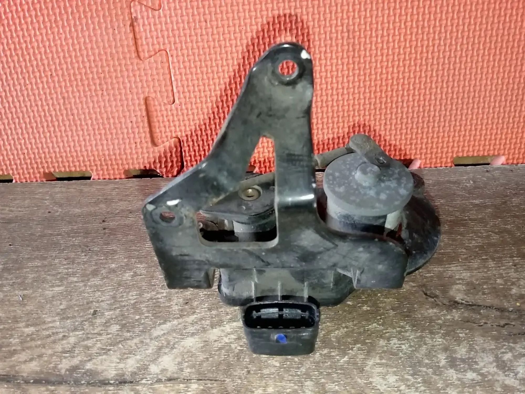 https://ycs.partsauto.market/partsauto-images/thmbs/userImages/a486c87f8955b6e25f9185efee619899/part/70f1c757-e16e-4165-848b-12ef87fde9ee_1786471253740.jpg