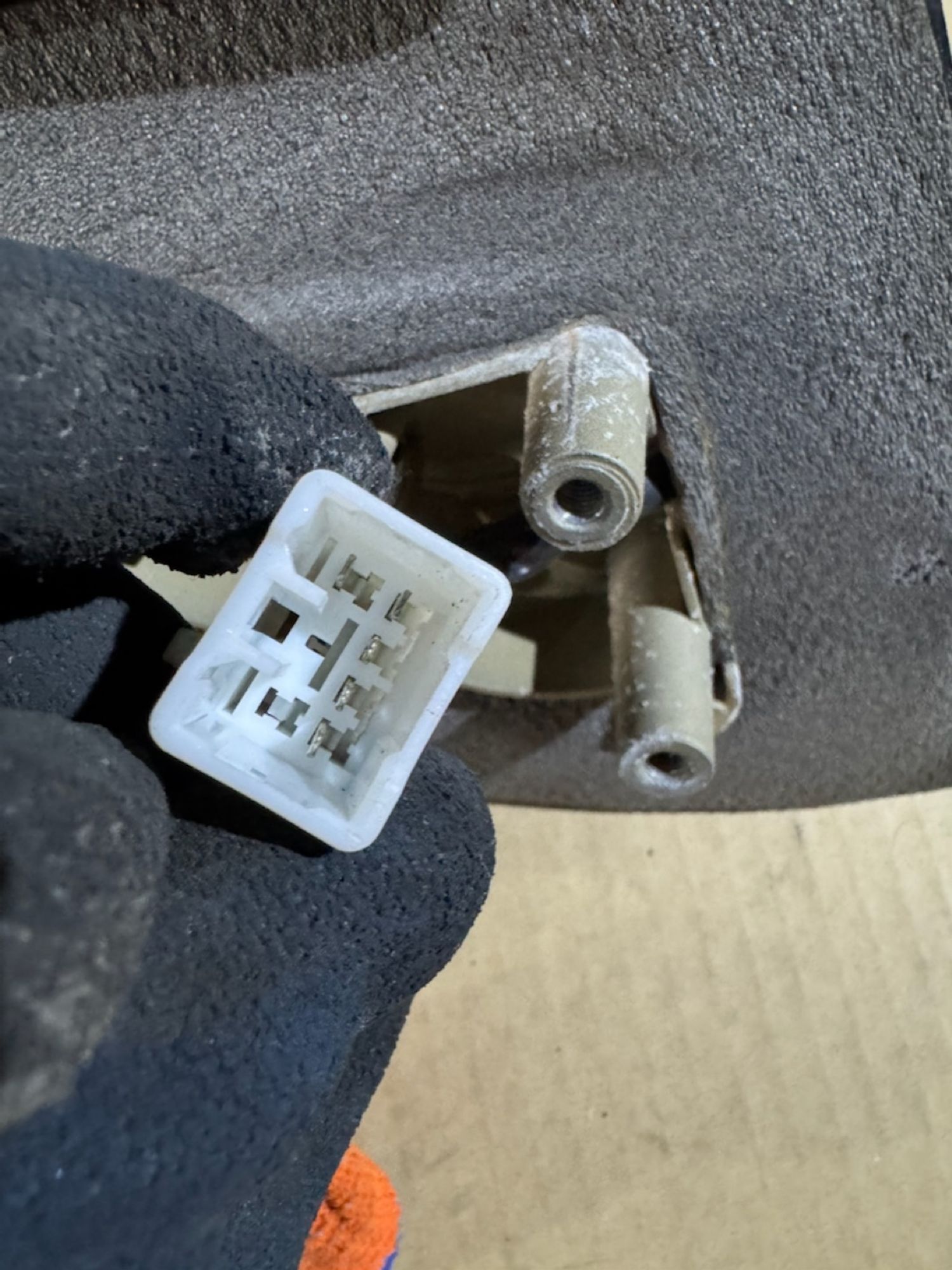 https://ycs.partsauto.market/partsauto-images/thmbs/userImages/a486c87f8955b6e25f9185efee619899/part/71724fb6-cb01-4eca-aad9-8f5af8e1e2c2_1784577450633.jpg