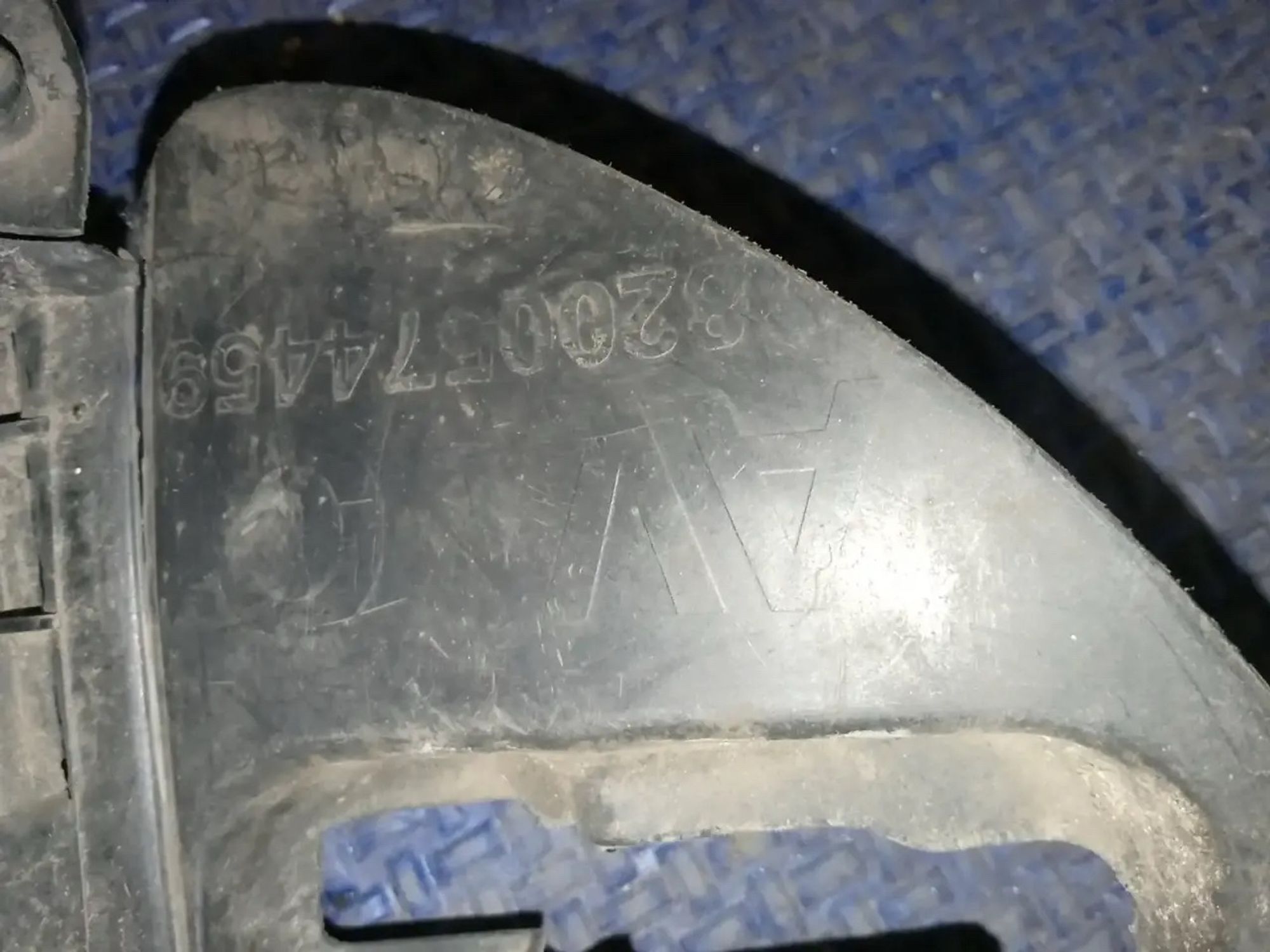 https://ycs.partsauto.market/partsauto-images/thmbs/userImages/a486c87f8955b6e25f9185efee619899/part/71fca68b-f605-4b3b-85a6-721007c99da2_1787083792535.jpg