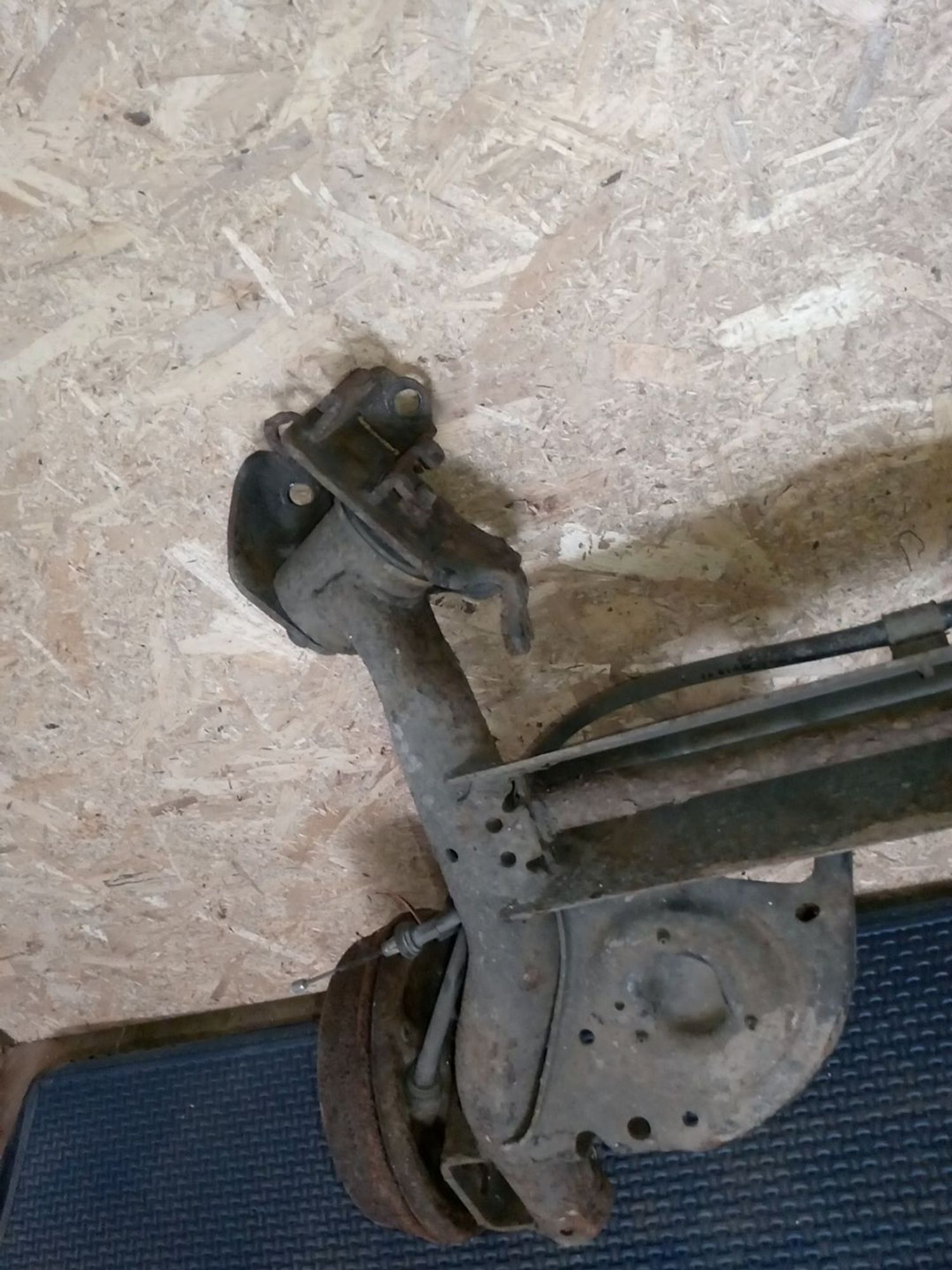 https://ycs.partsauto.market/partsauto-images/thmbs/userImages/a486c87f8955b6e25f9185efee619899/part/72277d1a-0db9-4e1b-87f3-00202fb3bbc8_1782456197223.jpg