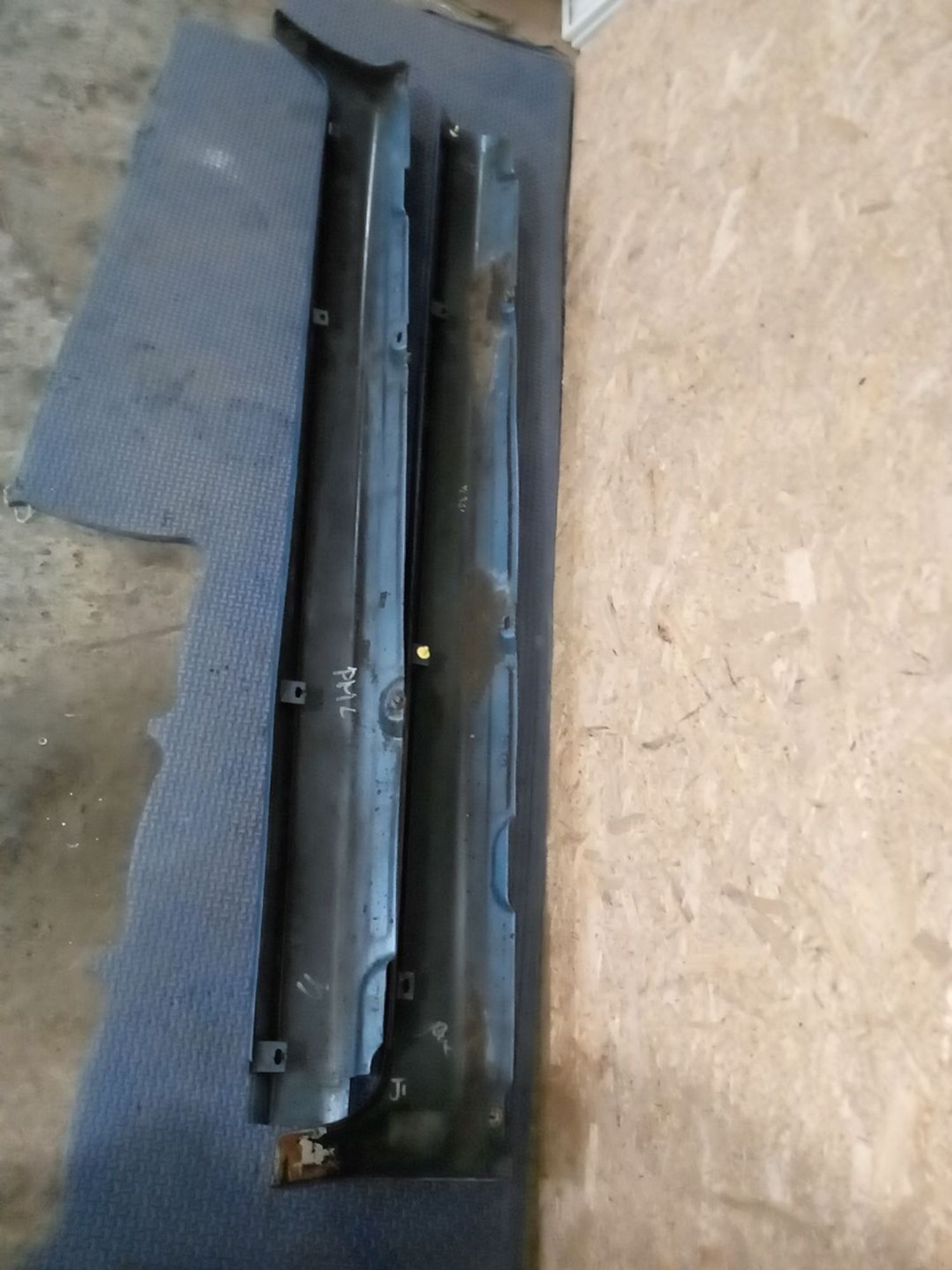 https://ycs.partsauto.market/partsauto-images/thmbs/userImages/a486c87f8955b6e25f9185efee619899/part/73991a0b-7611-4d7a-b69c-ae5ec9e6267c_1782455417087.jpg